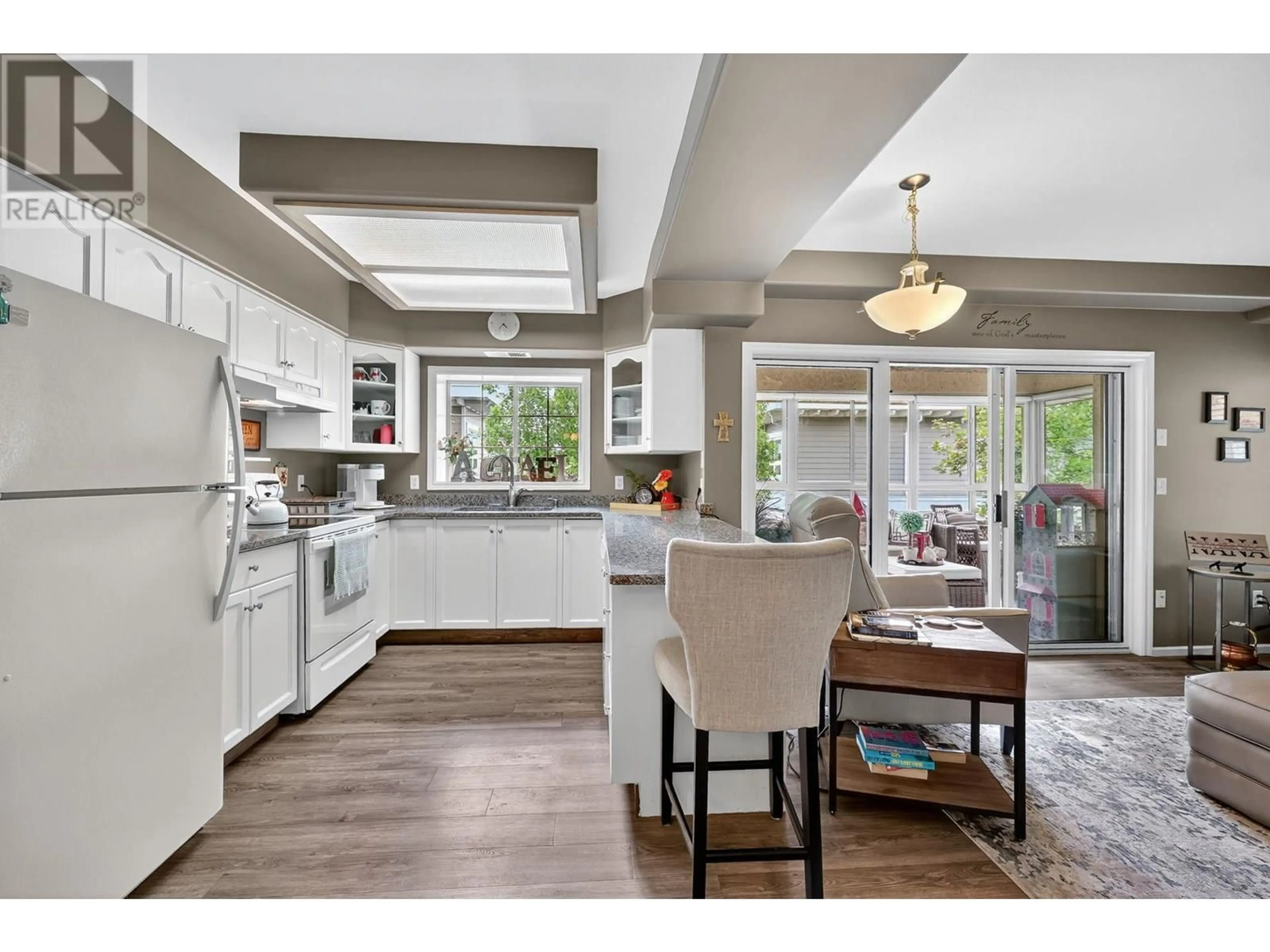 Open concept kitchen, unknown for 301 - 3335 RICHTER STREET, Kelowna British Columbia V1Y3Y1