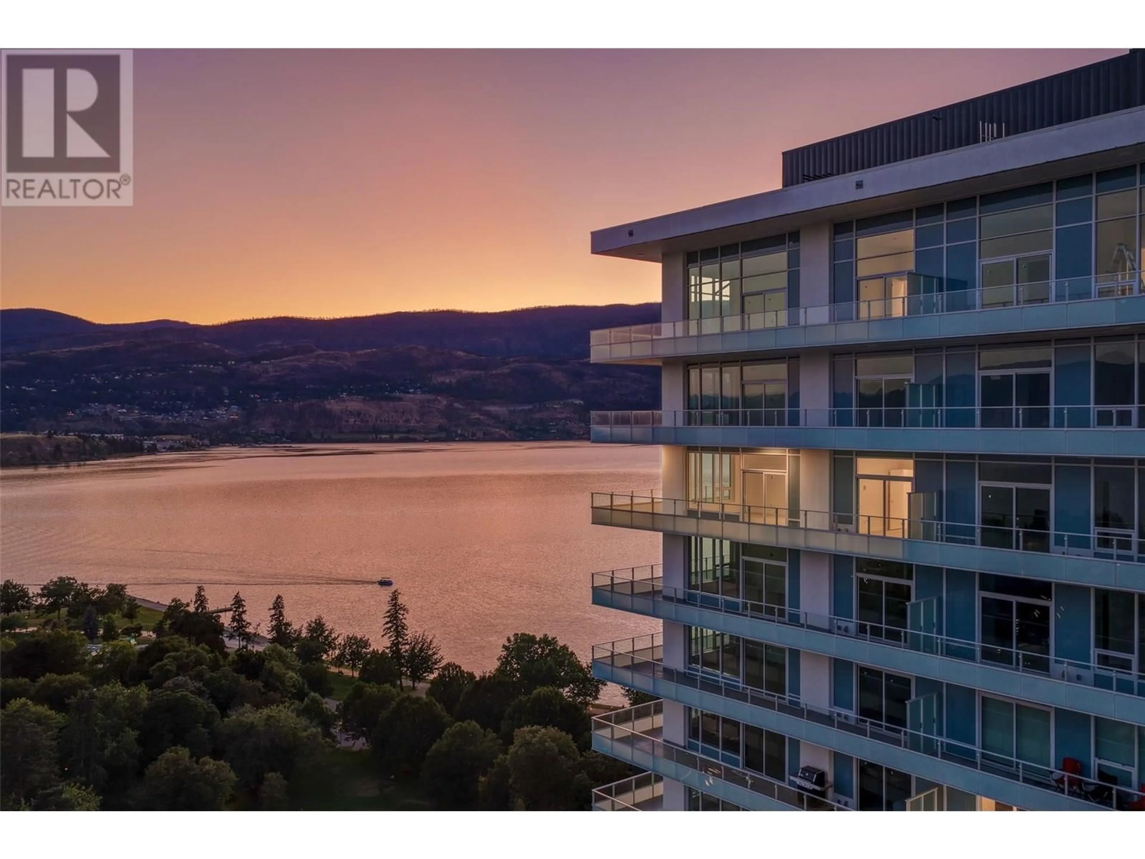 A pic from outside/outdoor area/front of a property/back of a property/a pic from drone, water/lake/river/ocean view for 2207 - 238 LEON AVENUE, Kelowna British Columbia V1Y6H9