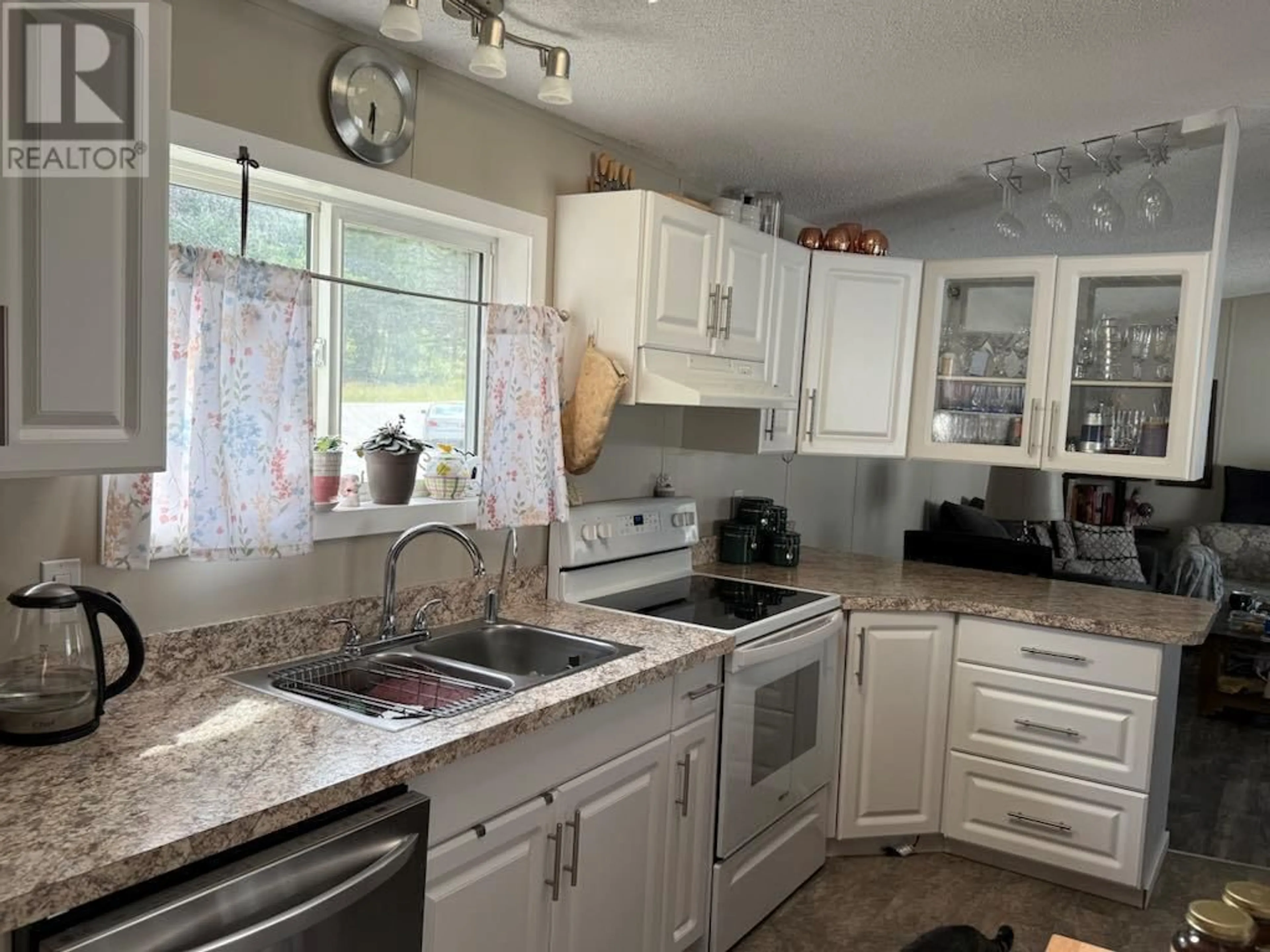 Standard kitchen, ceramic/tile floor for 65 - 4965 PINE ACRES ROAD, Kamloops British Columbia V0E1M3