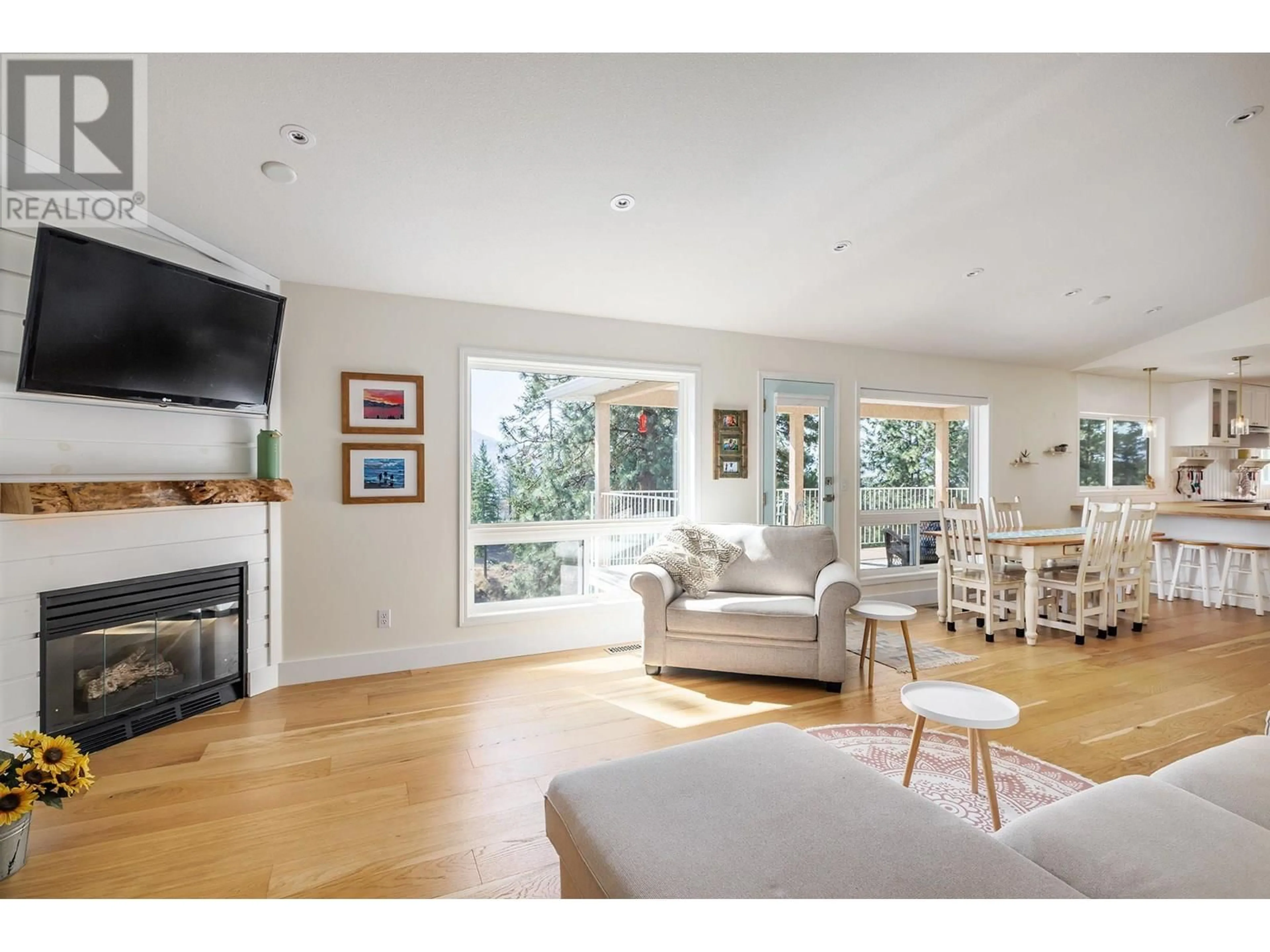 Living room with furniture, unknown for 4607 PONDEROSA DRIVE, Peachland British Columbia V0H1X5