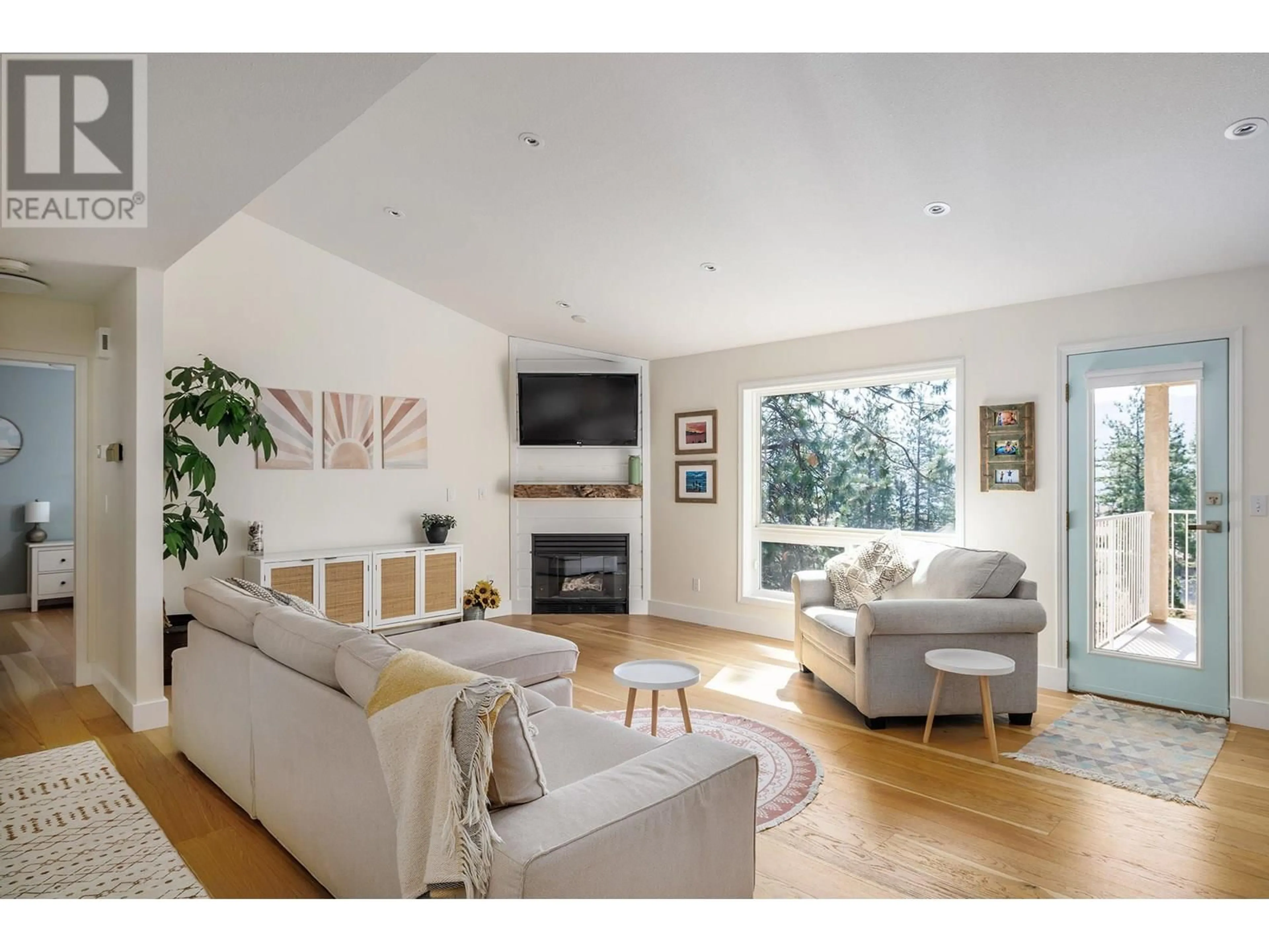 Living room with furniture, unknown for 4607 PONDEROSA DRIVE, Peachland British Columbia V0H1X5