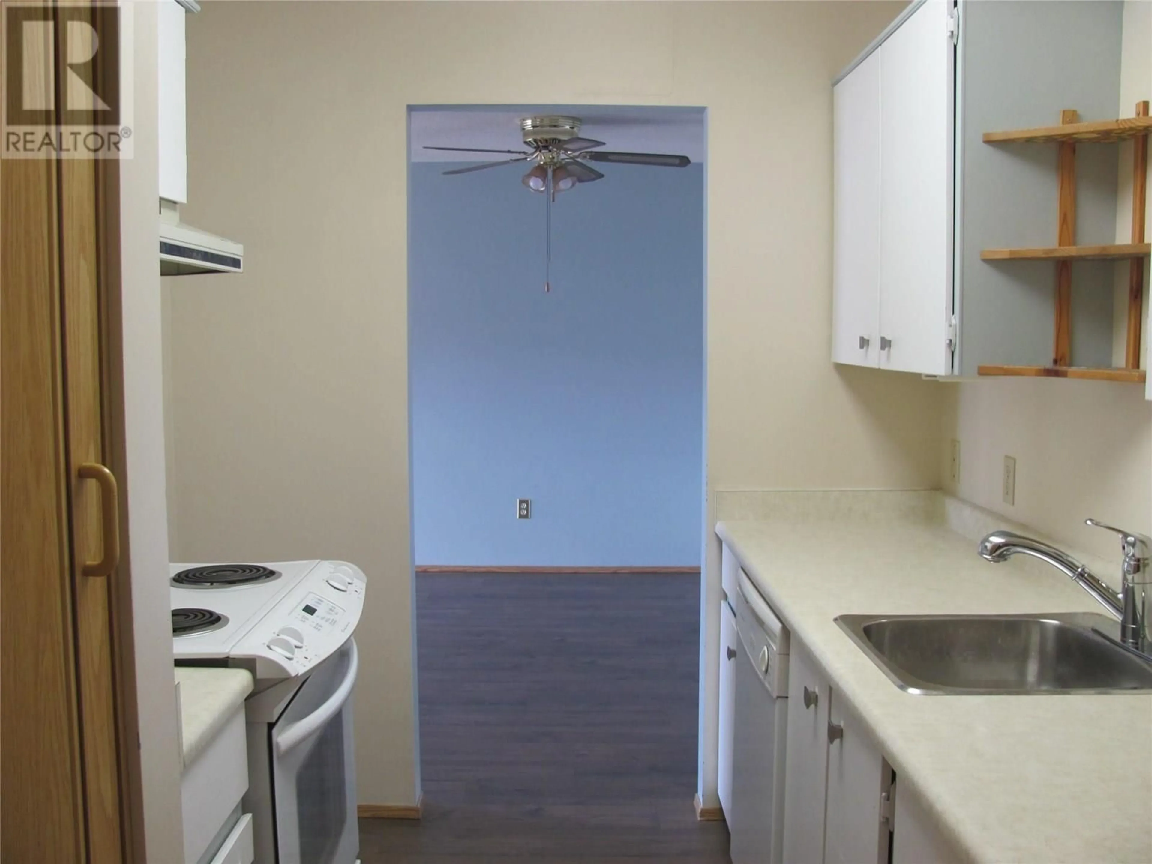 Standard kitchen, unknown for 220 - 3704 27 AVENUE, Vernon British Columbia V1T1S2