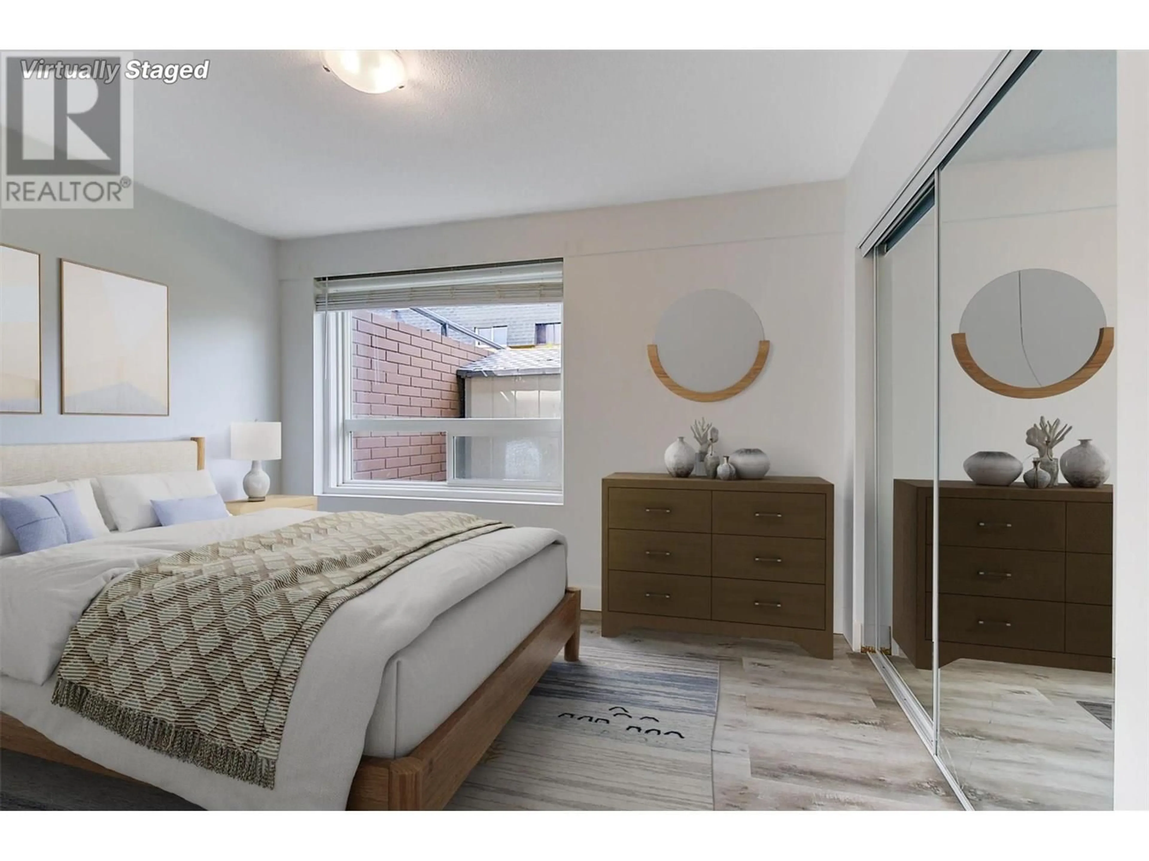 Bedroom with bed, unknown for 1 - 1291 BERNARD AVENUE, Kelowna British Columbia V1Y6R3