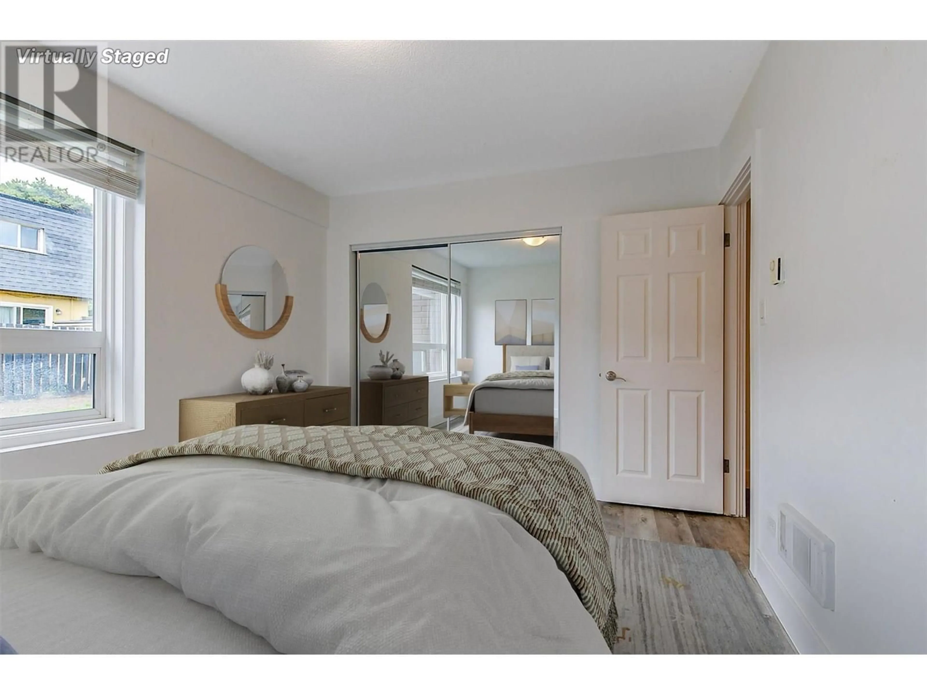 Bedroom with bed, unknown for 1 - 1291 BERNARD AVENUE, Kelowna British Columbia V1Y6R3
