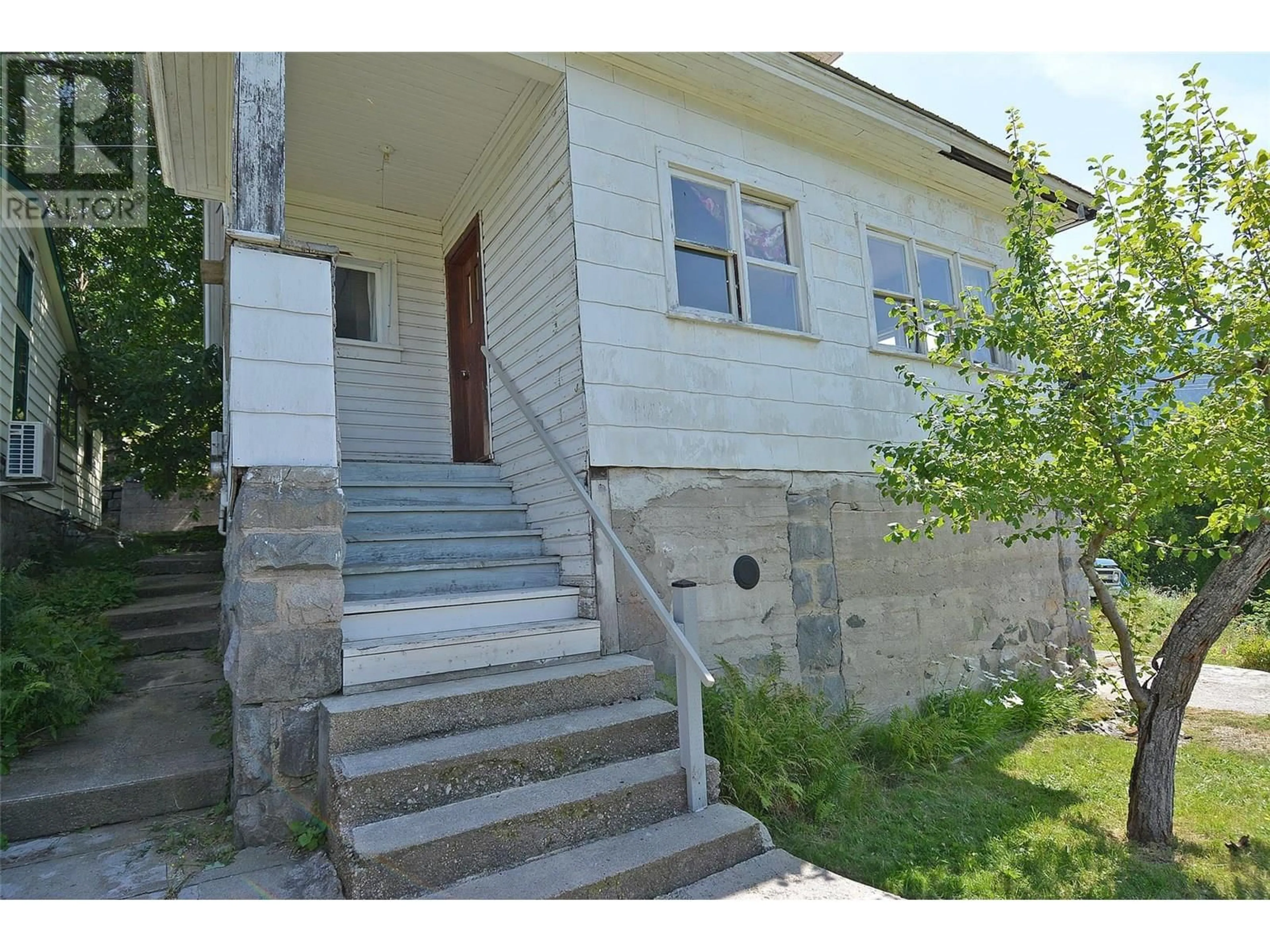Stairs for 618 ROBSON STREET, Nelson British Columbia V1L5A8