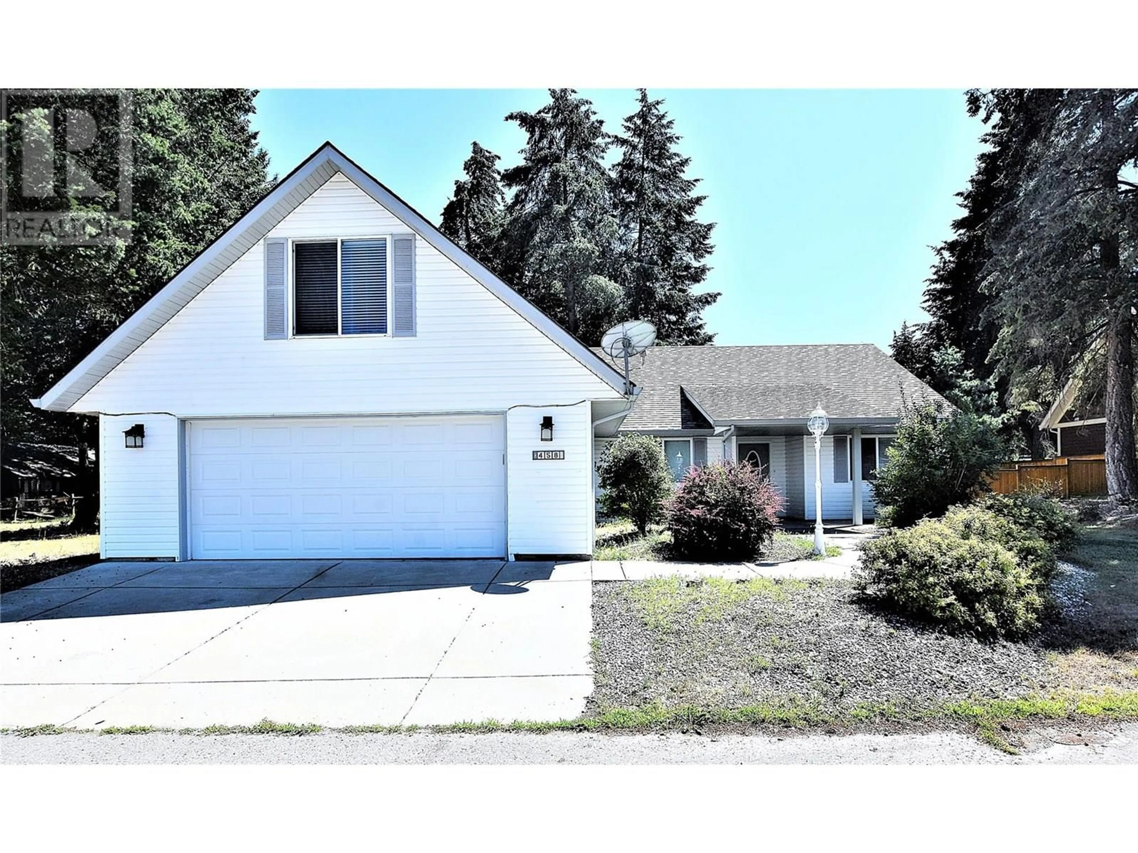 Home with vinyl exterior material, street for 458 IBIS AVENUE, Vernon British Columbia V1H2A1