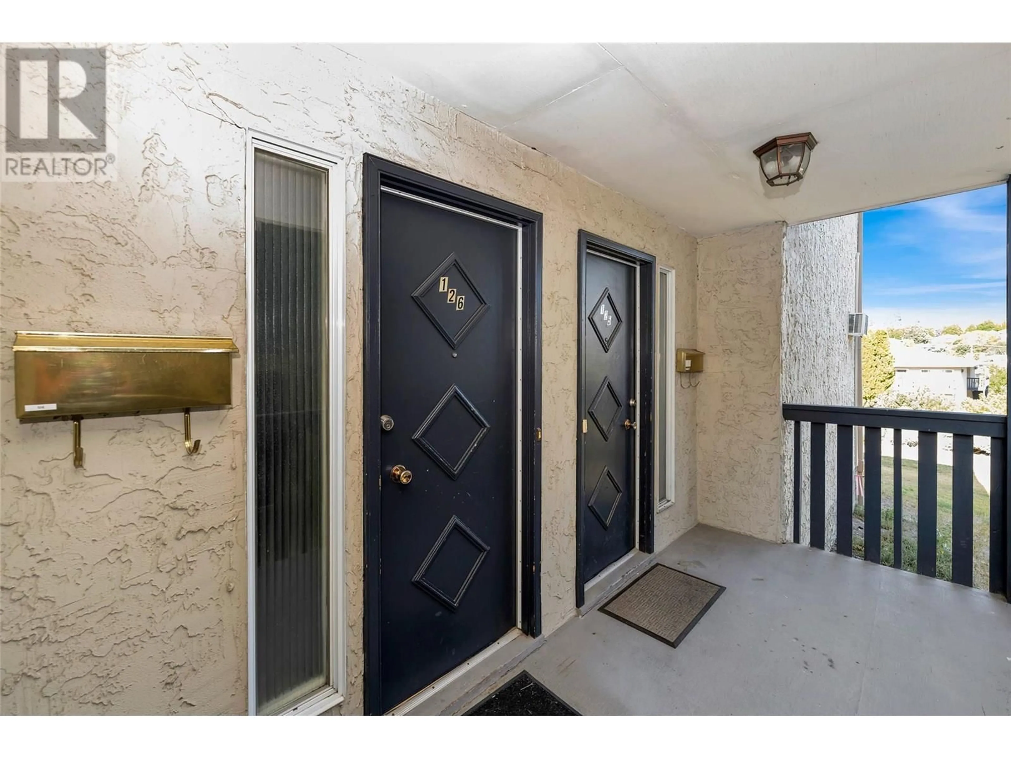 Indoor entryway for 126 - 3505 38 STREET, Vernon British Columbia V1T6X1