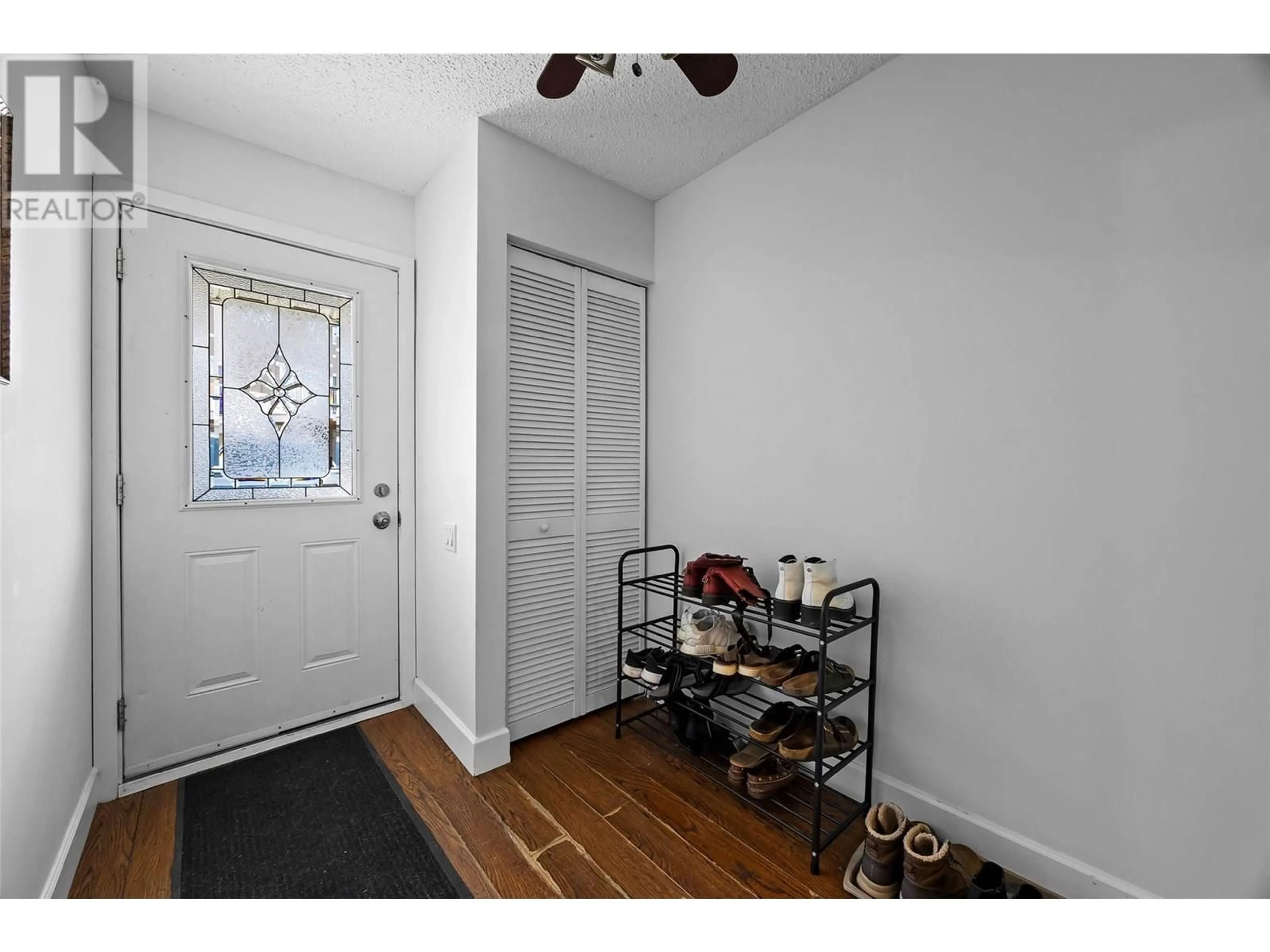 Indoor entryway for 116 - 643 MCBETH PLACE, Kamloops British Columbia V2C5V9