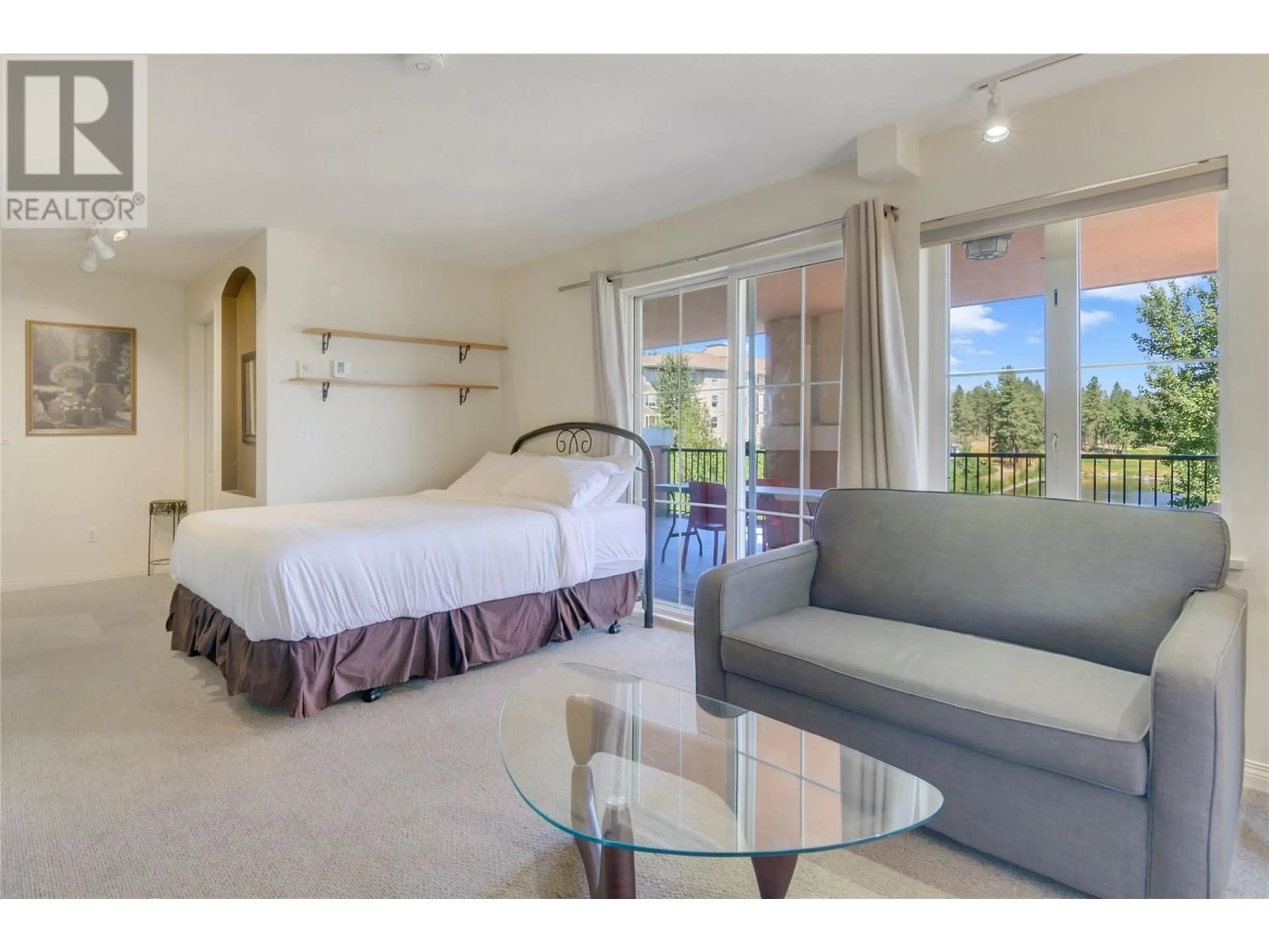 A pic of a room for 201 - 3185 VIA CENTRALE DRIVE, Kelowna British Columbia V1V2A7