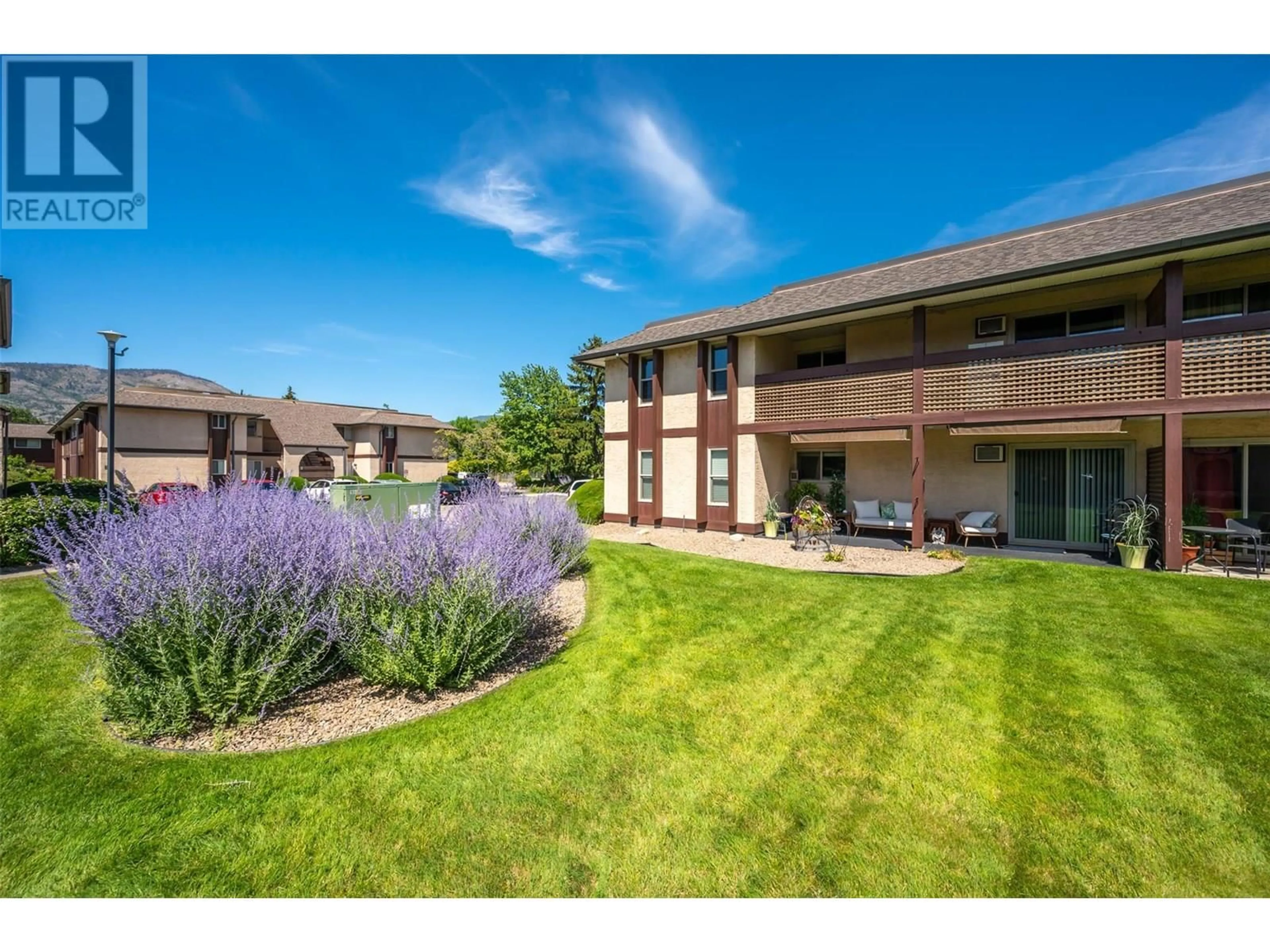 A pic from outside/outdoor area/front of a property/back of a property/a pic from drone, unknown for 524 - 3140 WILSON STREET, Penticton British Columbia V2A7K4