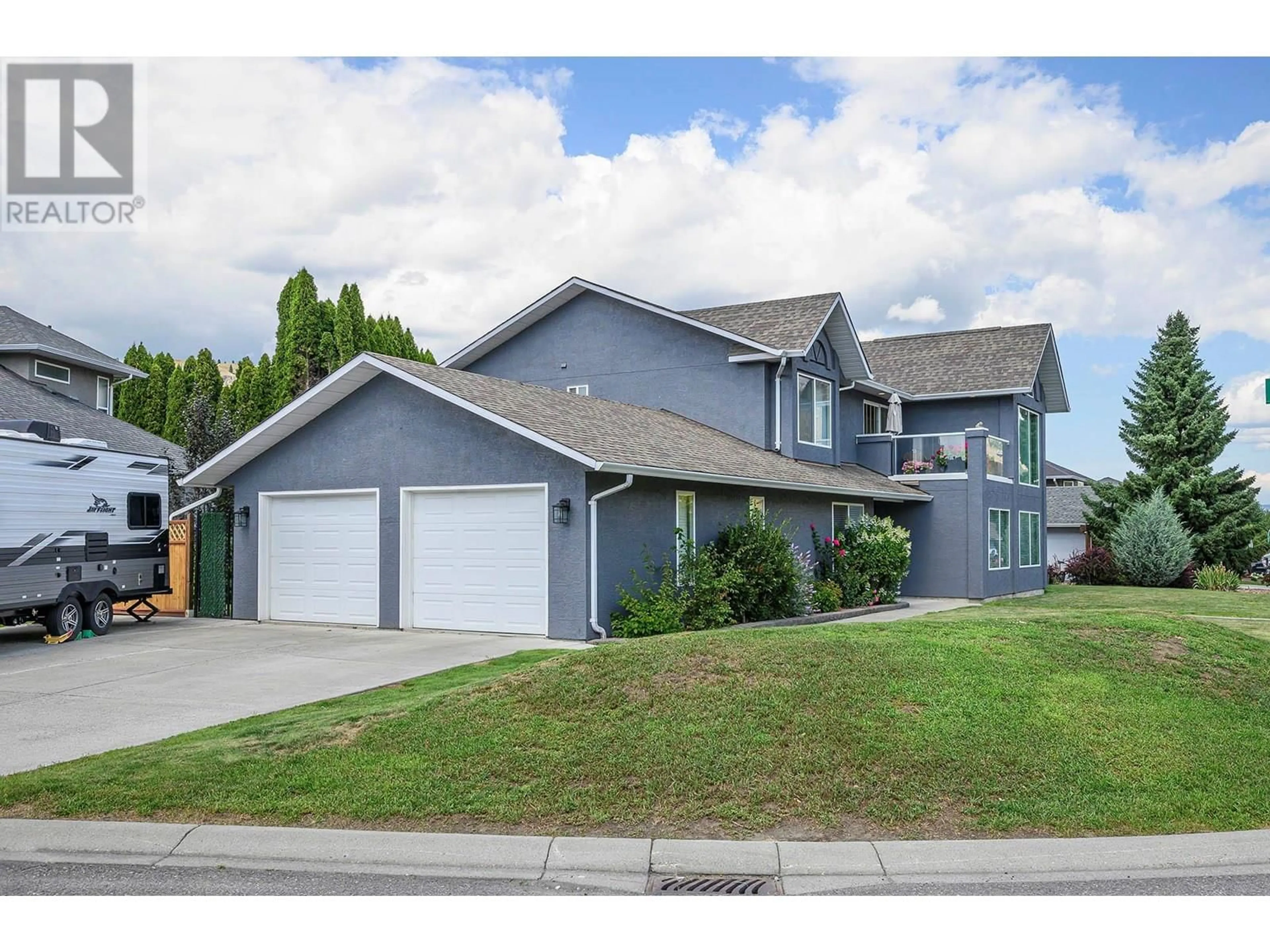 Home with vinyl exterior material, street for 3606 OVERLANDER DRIVE, Kamloops British Columbia V2B8L7