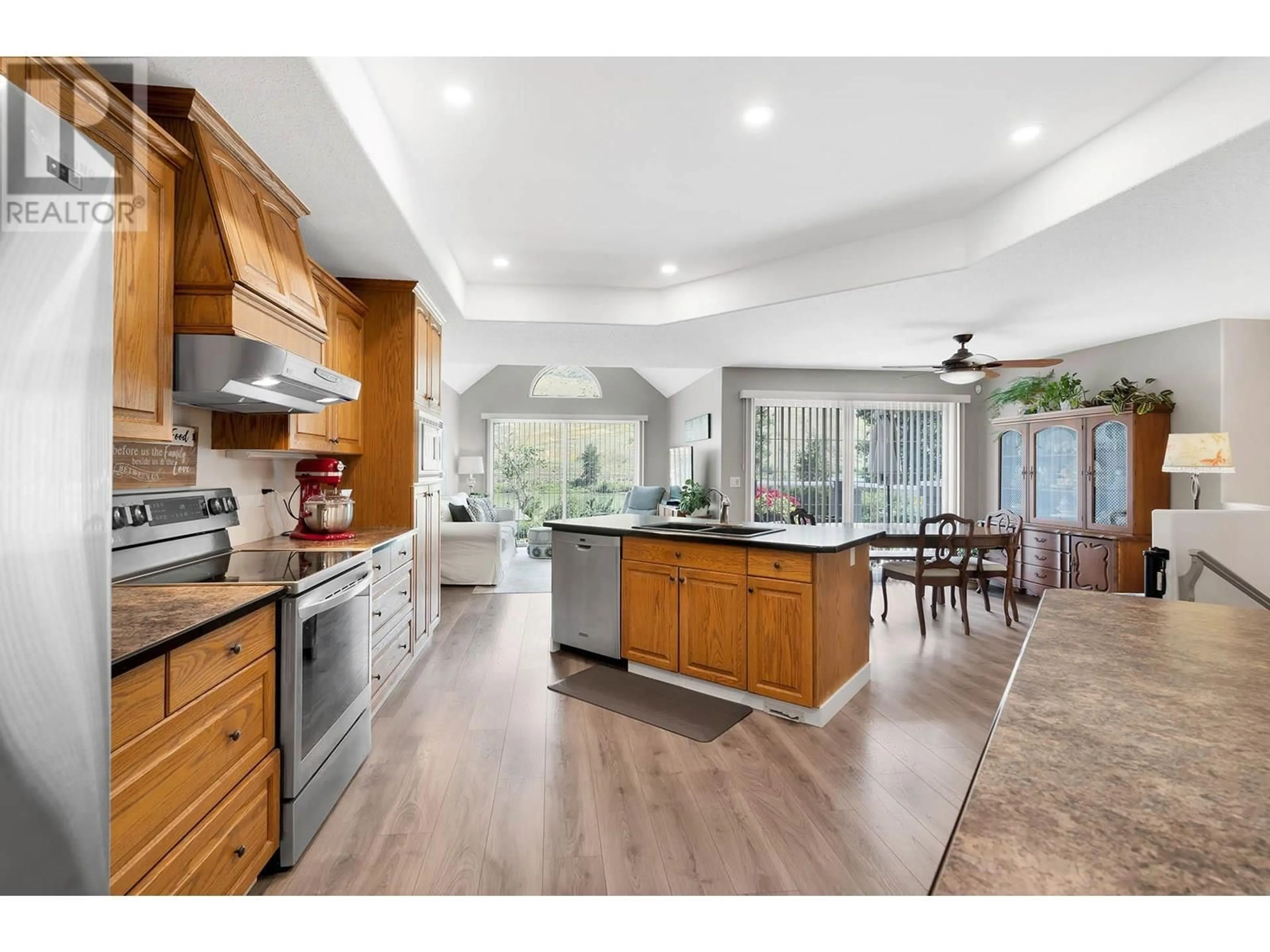 Open concept kitchen, unknown for 3606 OVERLANDER DRIVE, Kamloops British Columbia V2B8L7