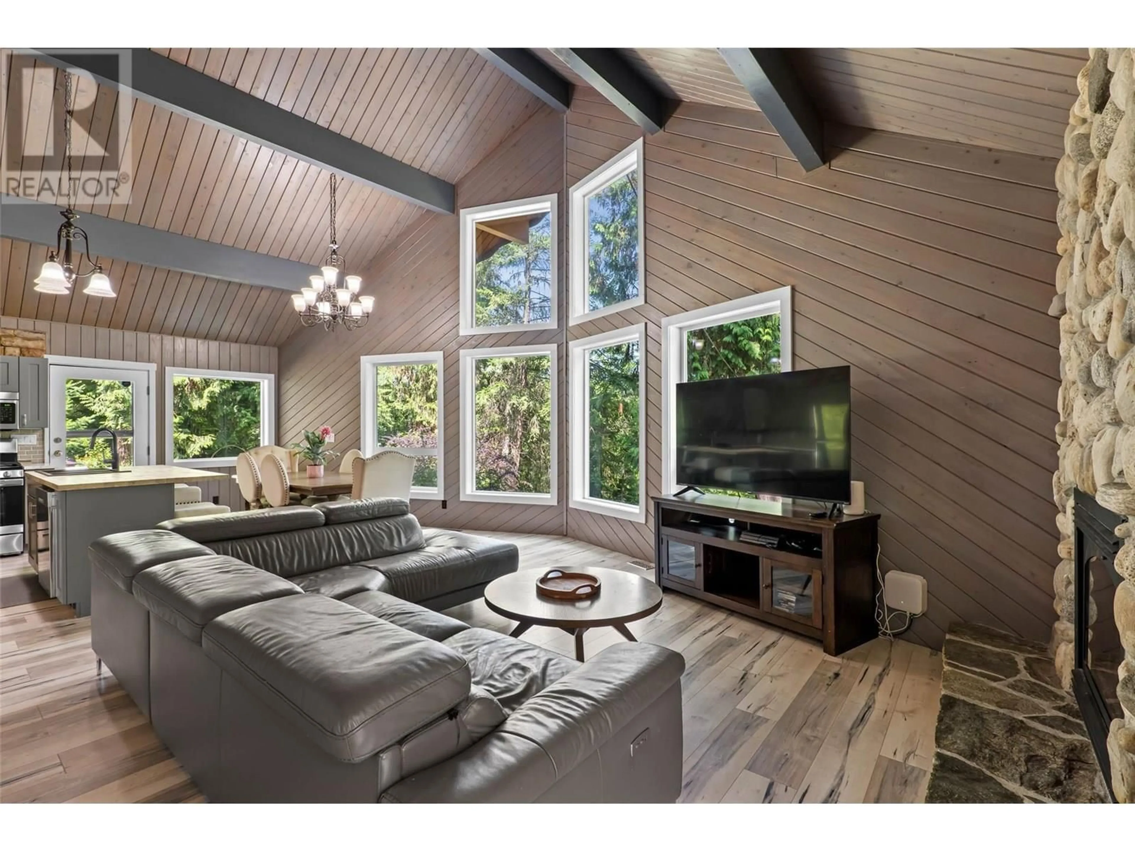 Living room with furniture, wood/laminate floor for 2616 DUNCAN ROAD, Blind Bay British Columbia