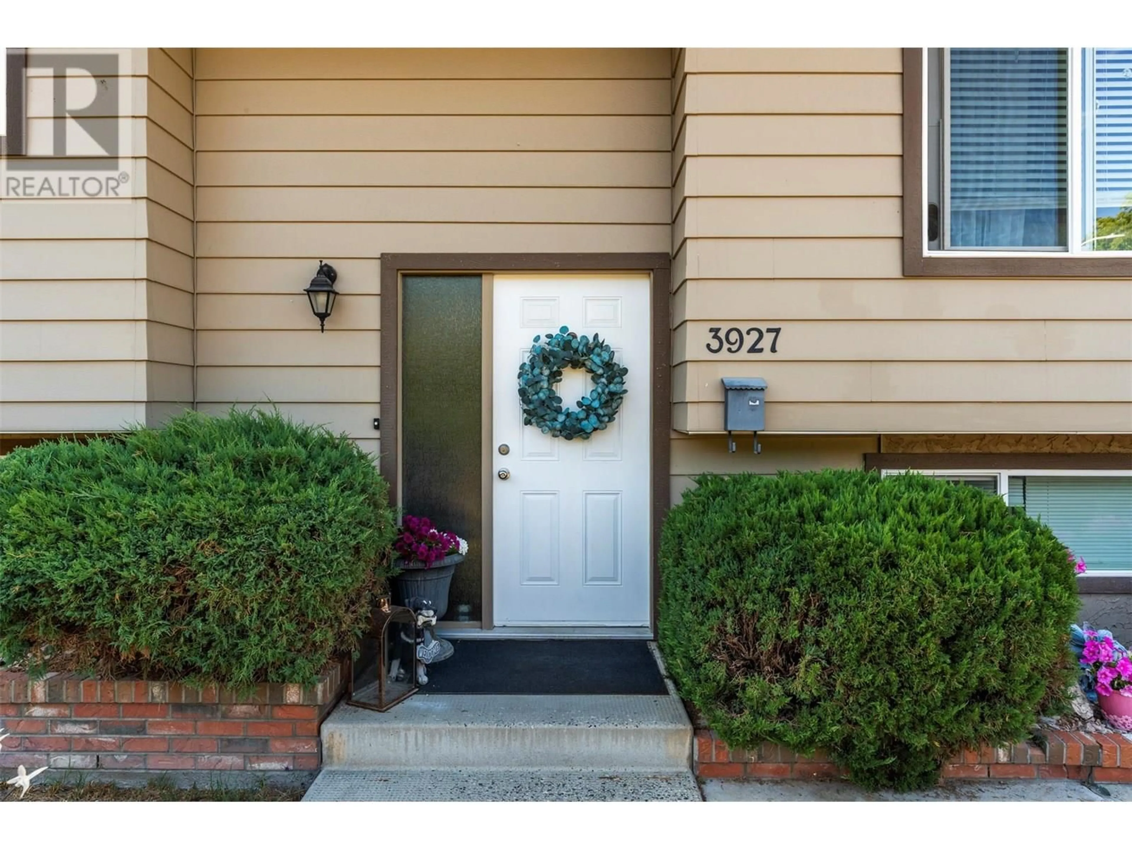 Indoor entryway for 3927 16 AVENUE, Vernon British Columbia V1T7K2