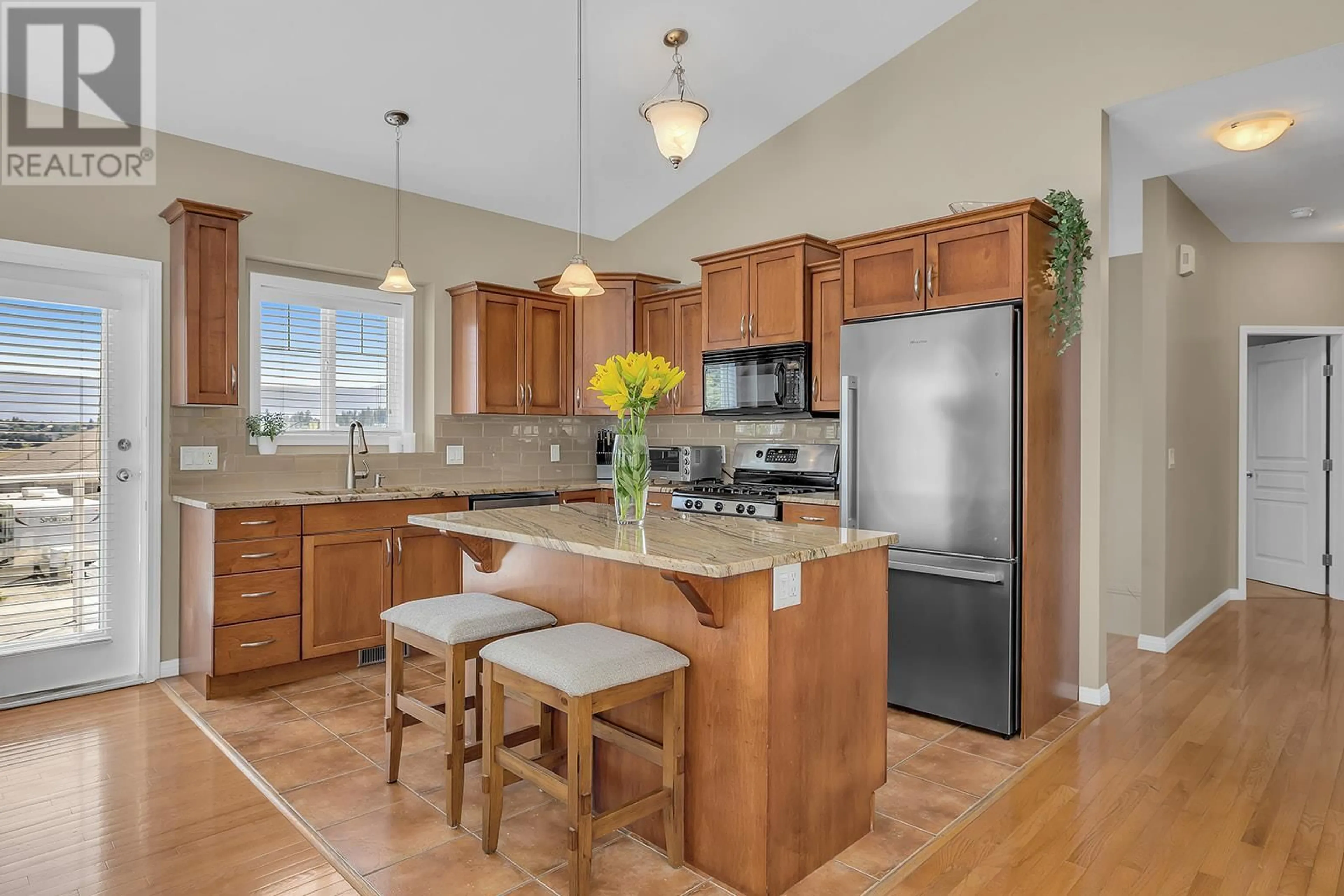 Open concept kitchen, unknown for 2040 SPYGLASS WAY, West Kelowna British Columbia V1Z3Z7