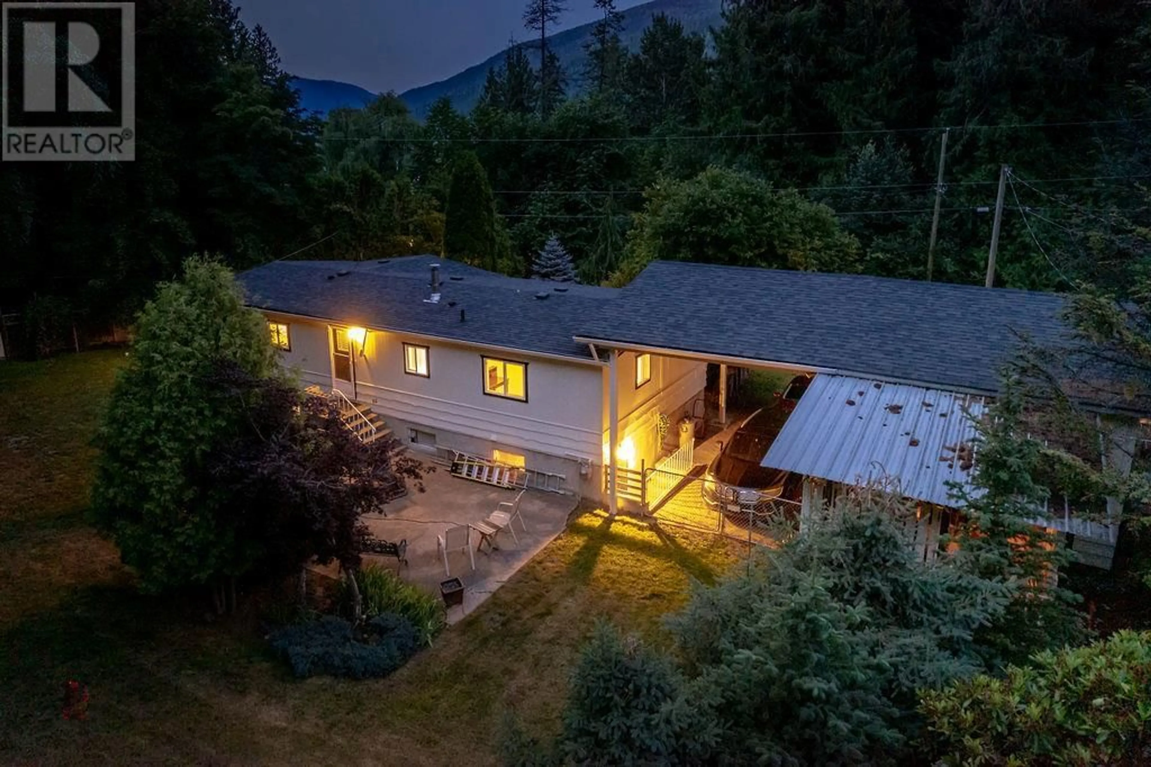 A pic from outside/outdoor area/front of a property/back of a property/a pic from drone, mountain view for 1845 RIDGEWOOD ROAD, Nelson British Columbia V1L6J9