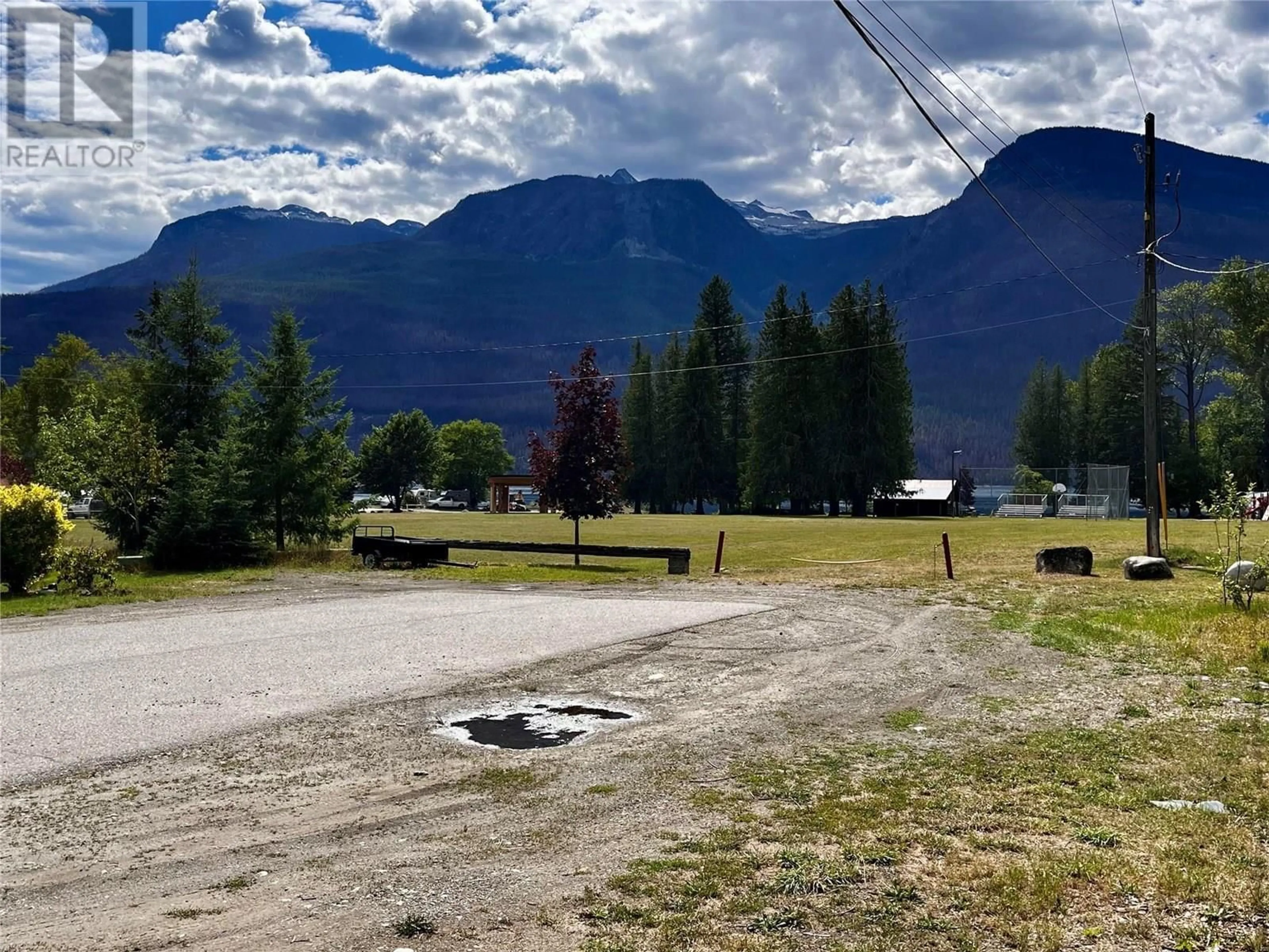 A pic from outside/outdoor area/front of a property/back of a property/a pic from drone, mountain view for 222 2ND AVENUE, New Denver British Columbia V0G1S0