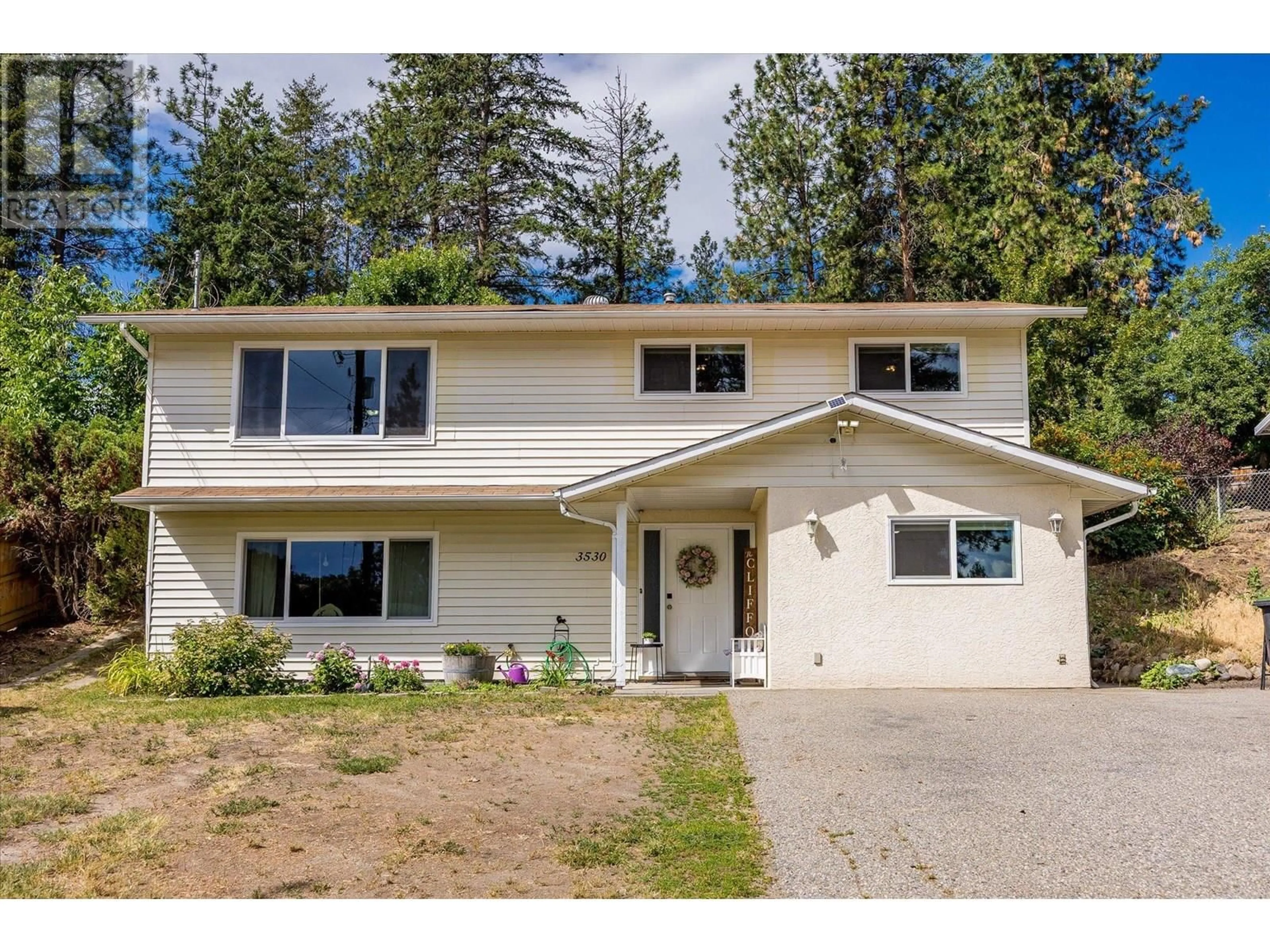 Home with vinyl exterior material, street for 3530 CHIVES PLACE, West Kelowna British Columbia V4T1H8