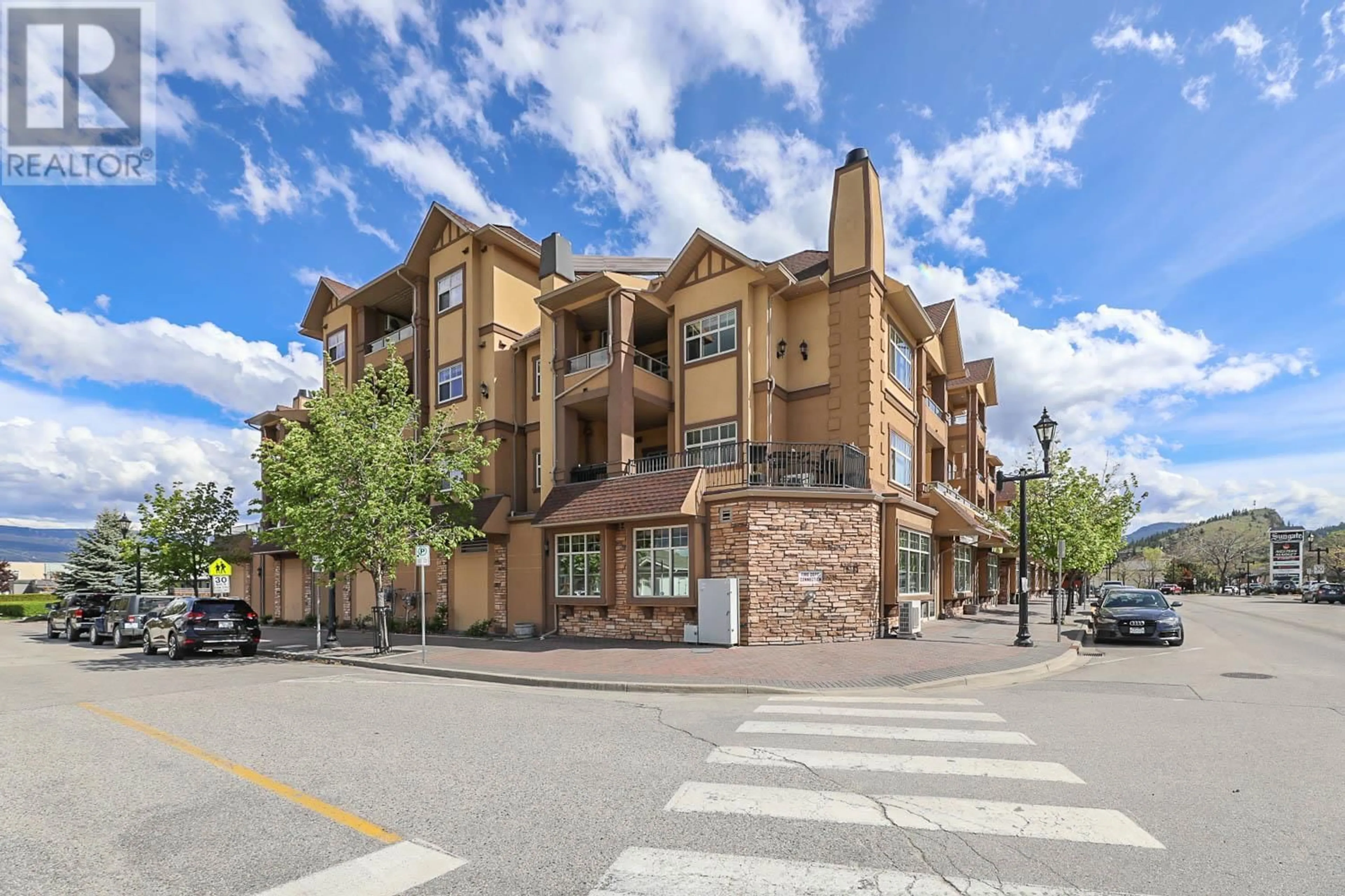 Patio, street for 205 - 13615 VICTORIA ROAD NORTH, Summerland British Columbia V0H1Z5