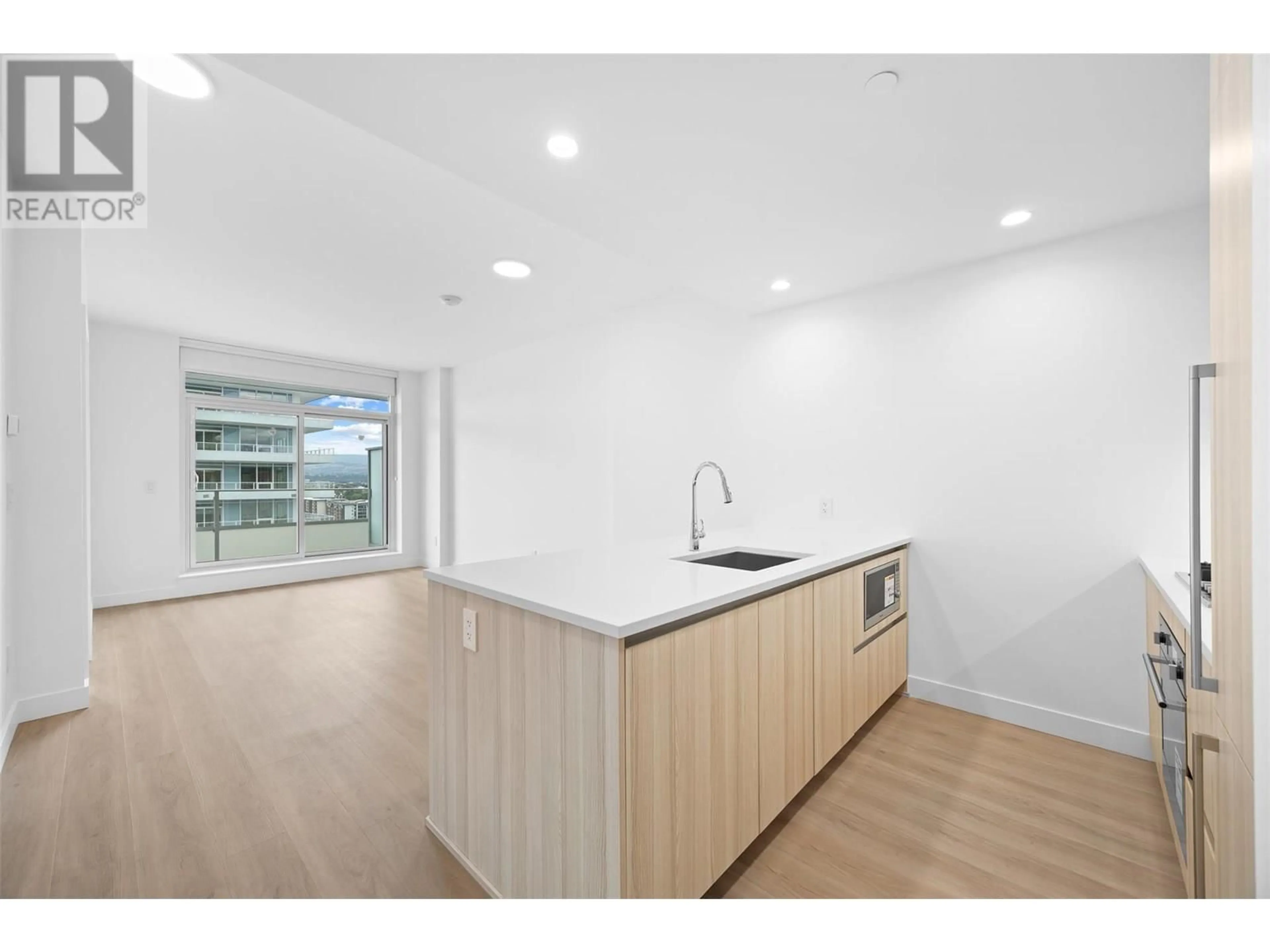 Standard kitchen, unknown for 1403 - 238 LEON AVENUE, Kelowna British Columbia V1Y6H9
