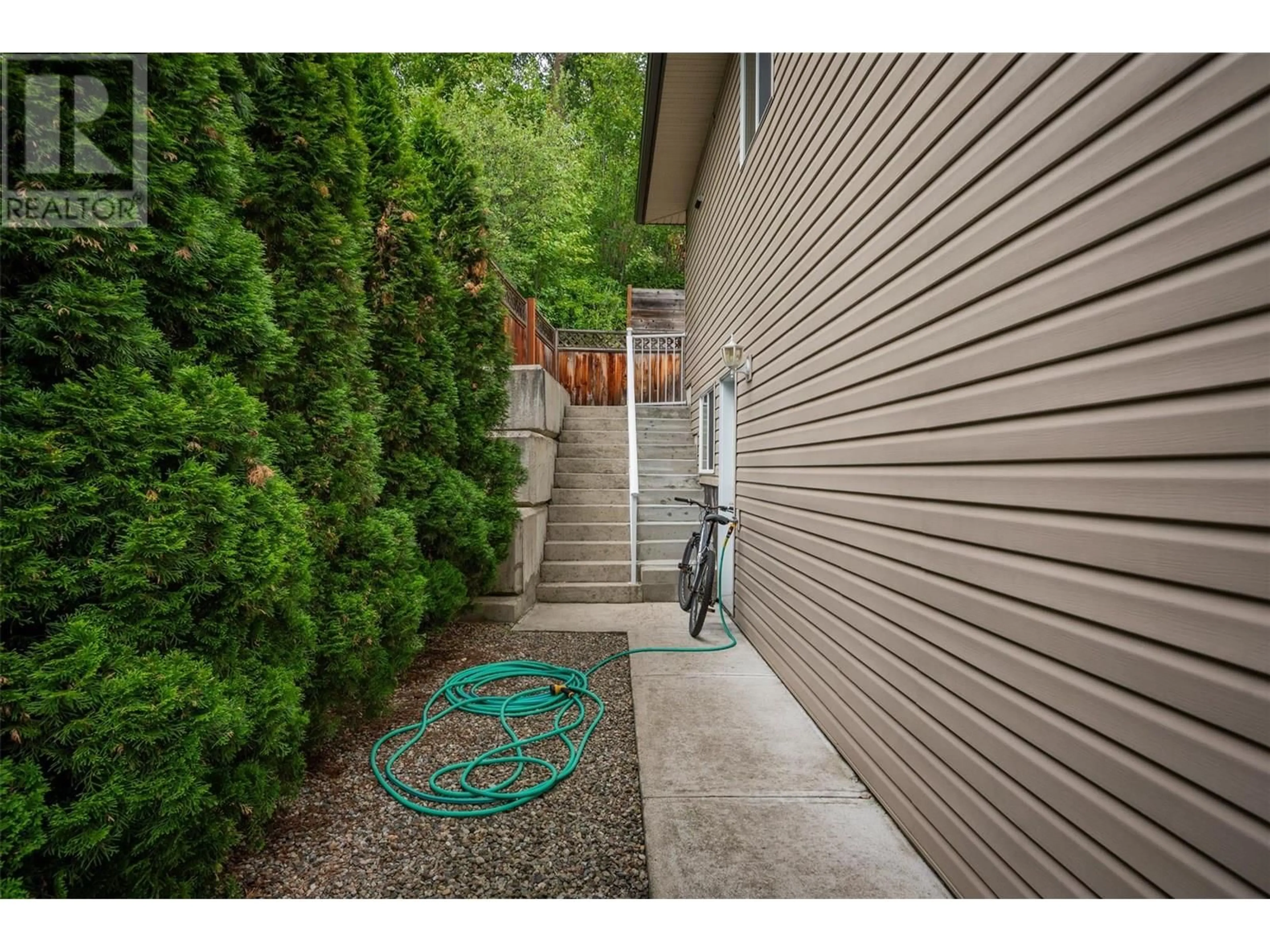 Patio, street for A-673 11TH AVE AVENUE, Castlegar British Columbia V1N1J7