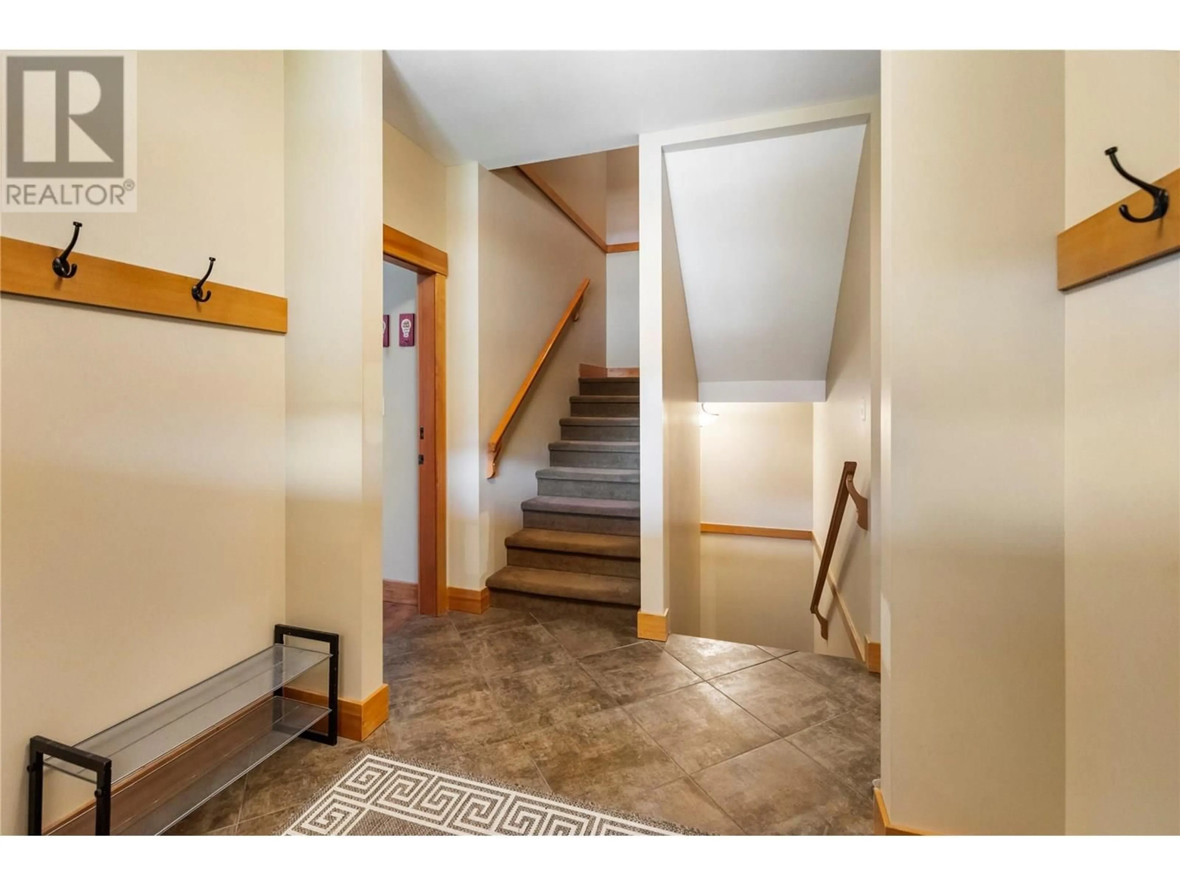 Indoor foyer for 6969 OLD NICOLA TRAIL, Merritt British Columbia V0E2R0