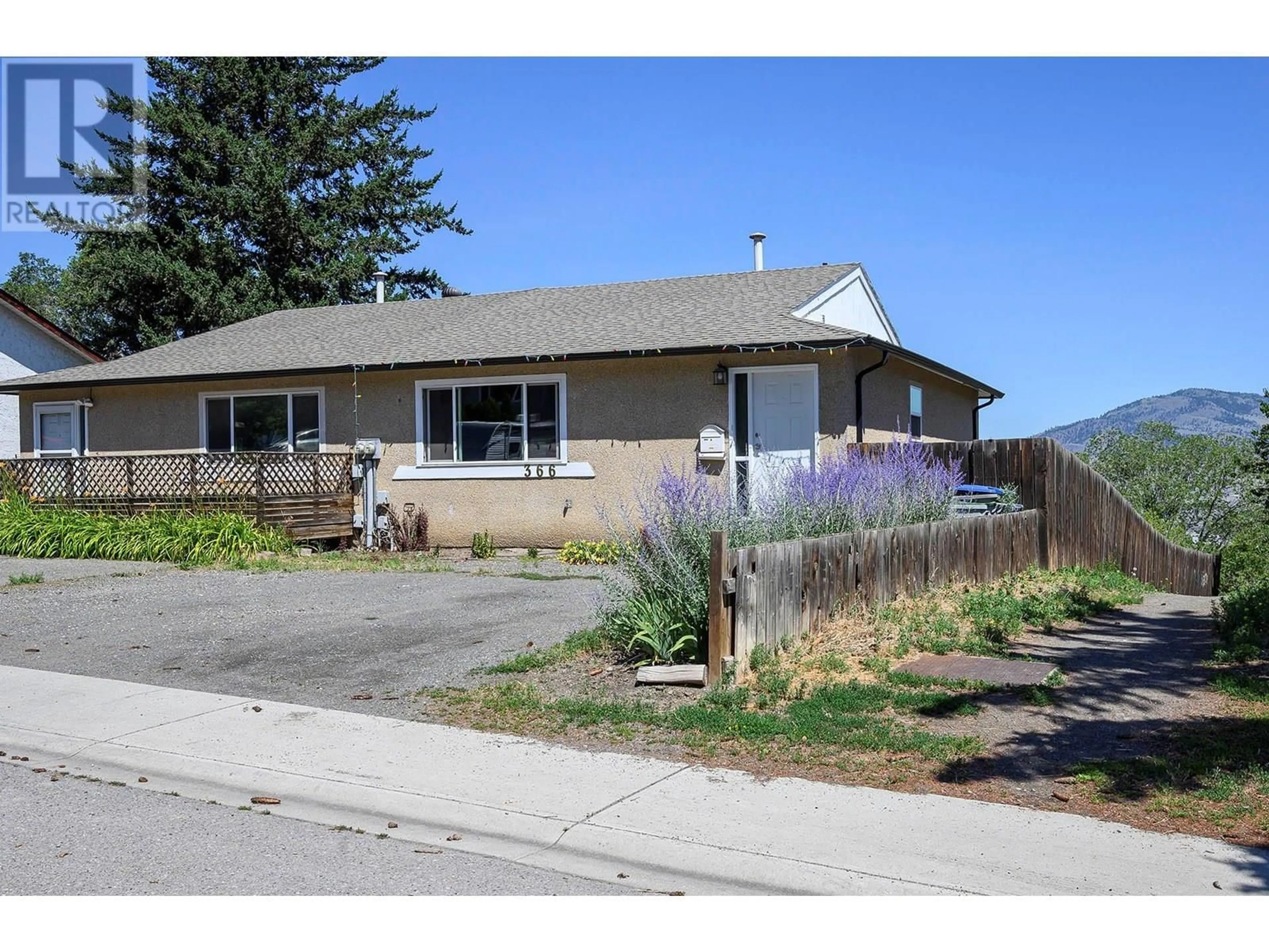 Home with vinyl exterior material, street for 366 WADDINGTON DRIVE, Kamloops British Columbia V2E1M5