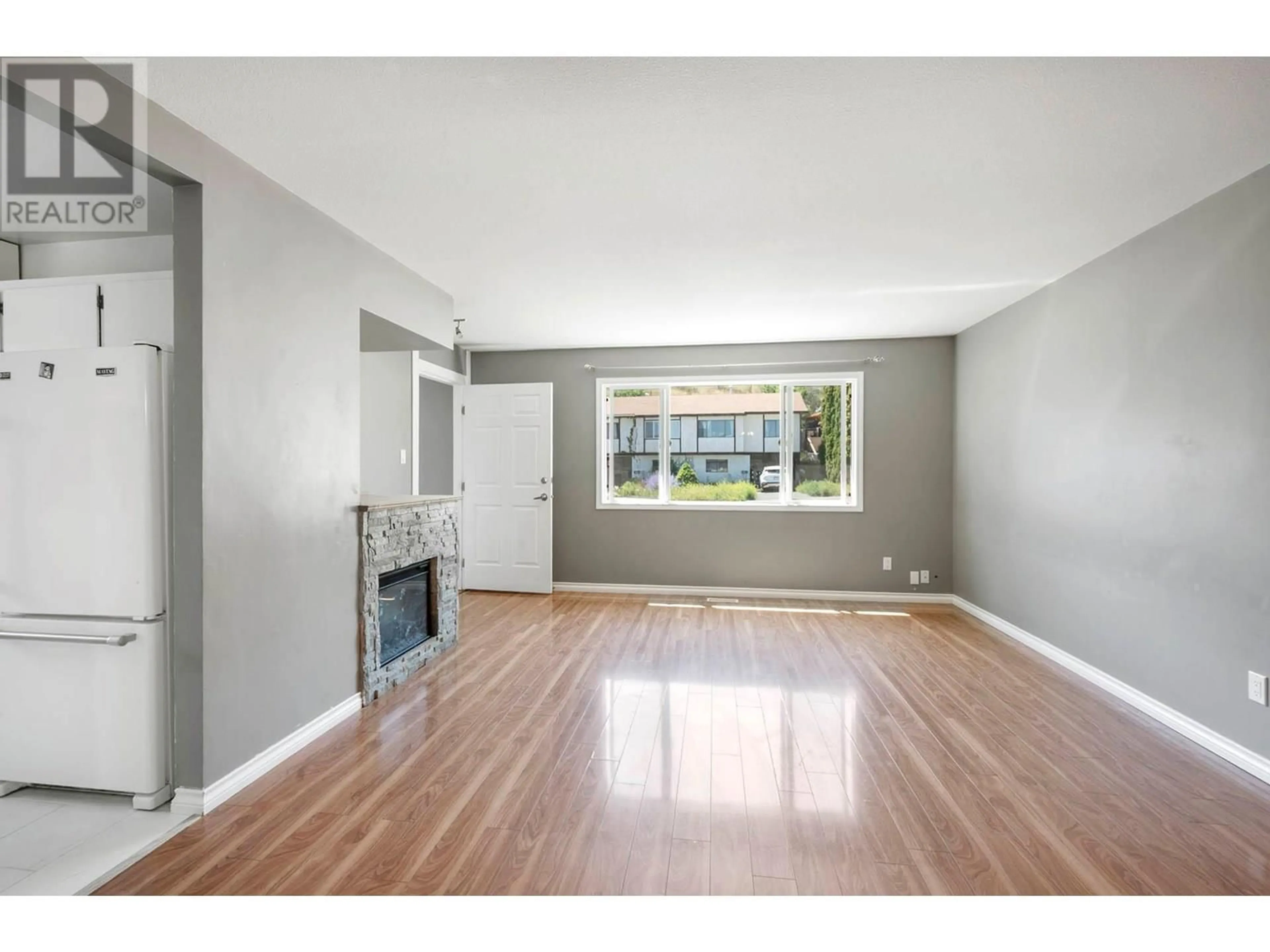 A pic of a room for 366 WADDINGTON DRIVE, Kamloops British Columbia V2E1M5