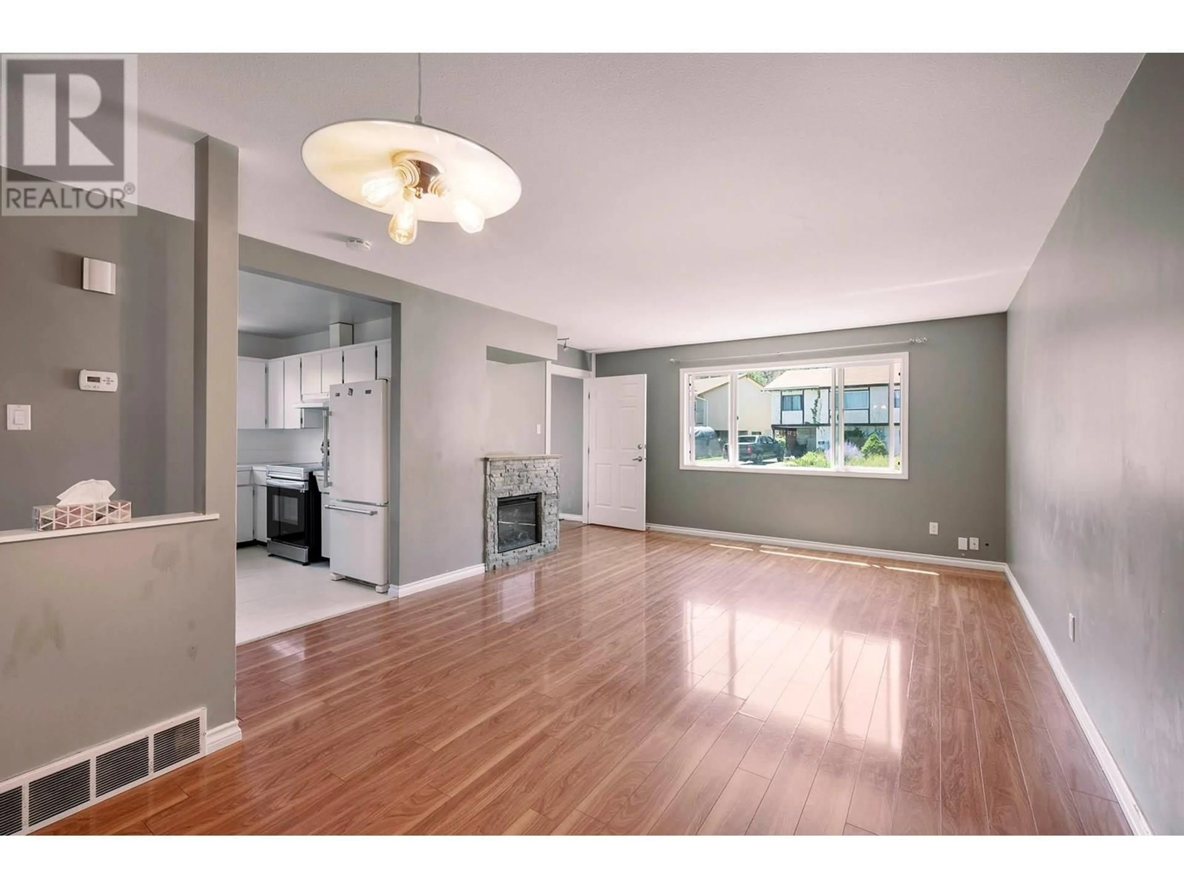 A pic of a room for 366 WADDINGTON DRIVE, Kamloops British Columbia V2E1M5