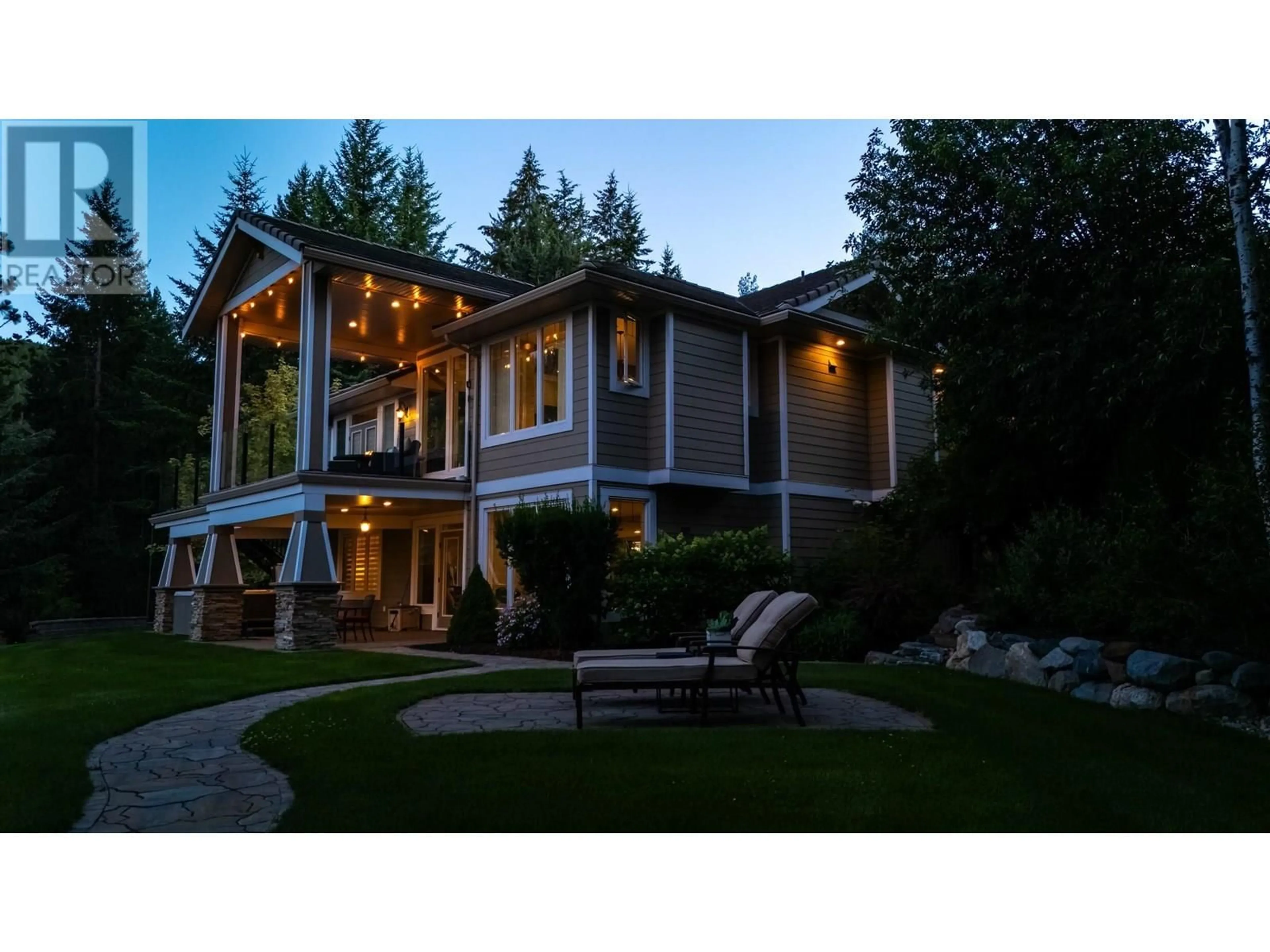 Home with vinyl exterior material, mountain view for 2011 PARKWOOD DRIVE, Coldstream British Columbia V1B3Y4