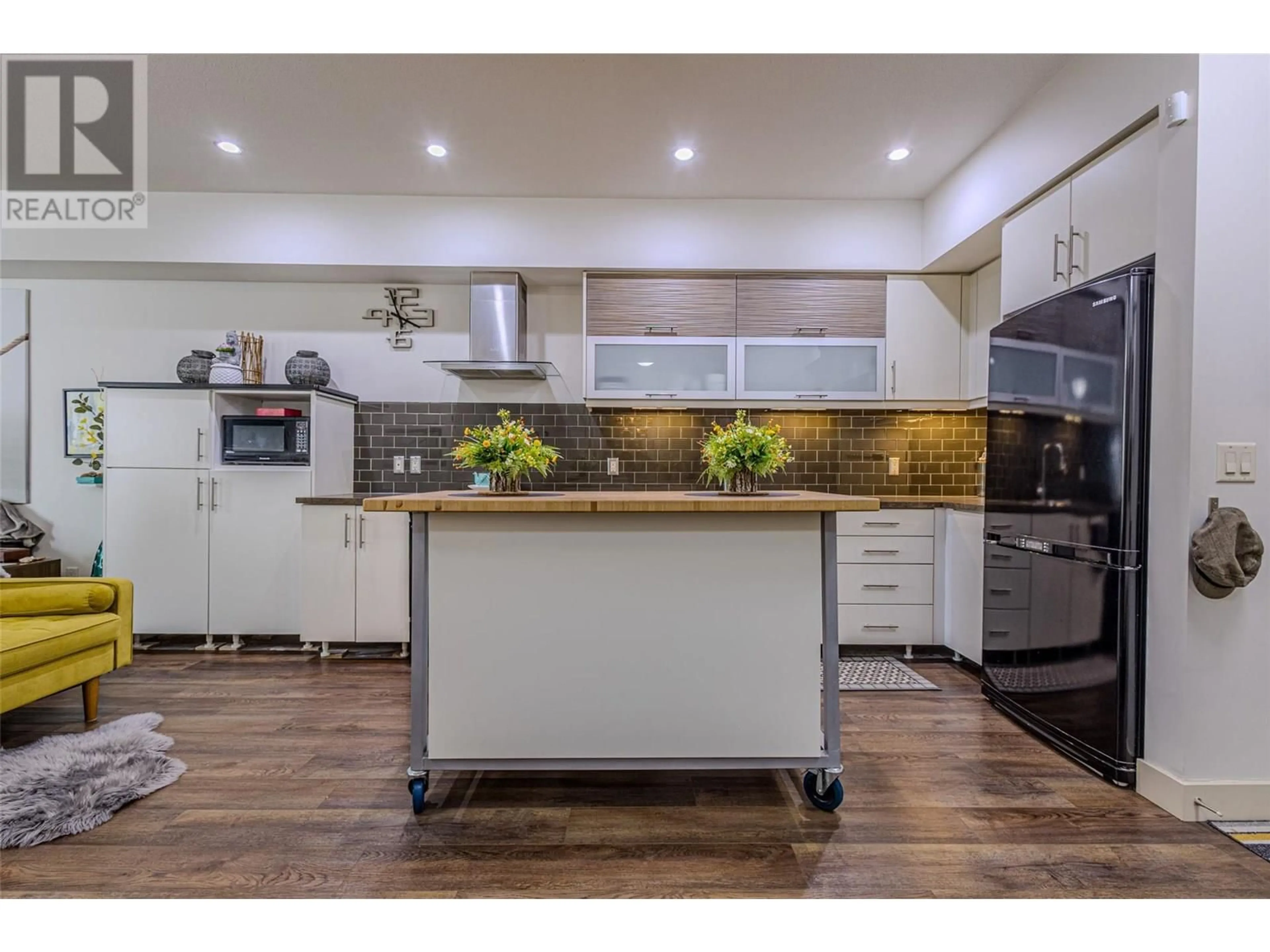 Open concept kitchen, unknown for 106 - 700 MARTIN AVENUE, Kelowna British Columbia V1Y6V3