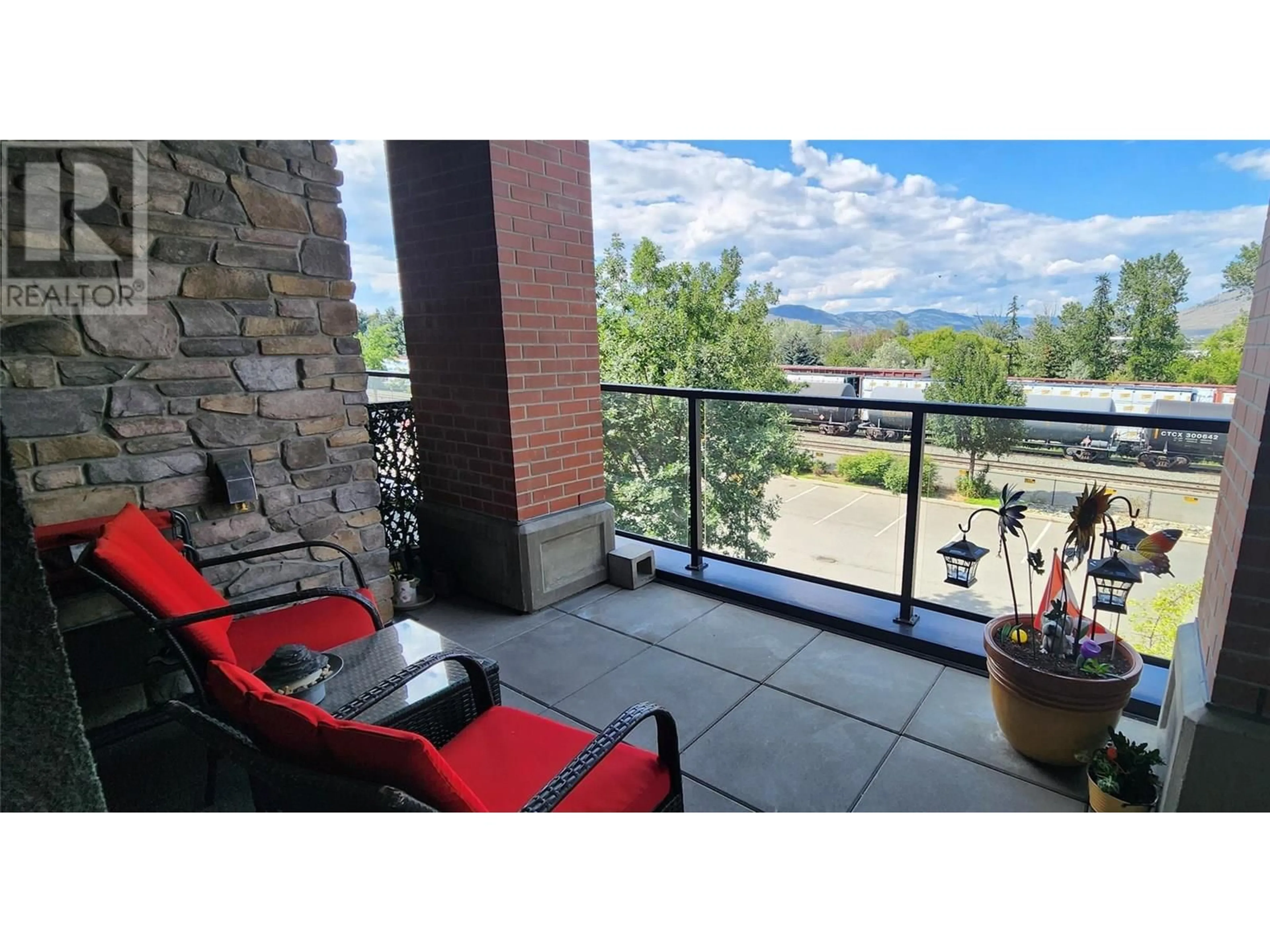 Patio, water/lake/river/ocean view for 102 - 568 LORNE STREET, Kamloops British Columbia V2C1W3