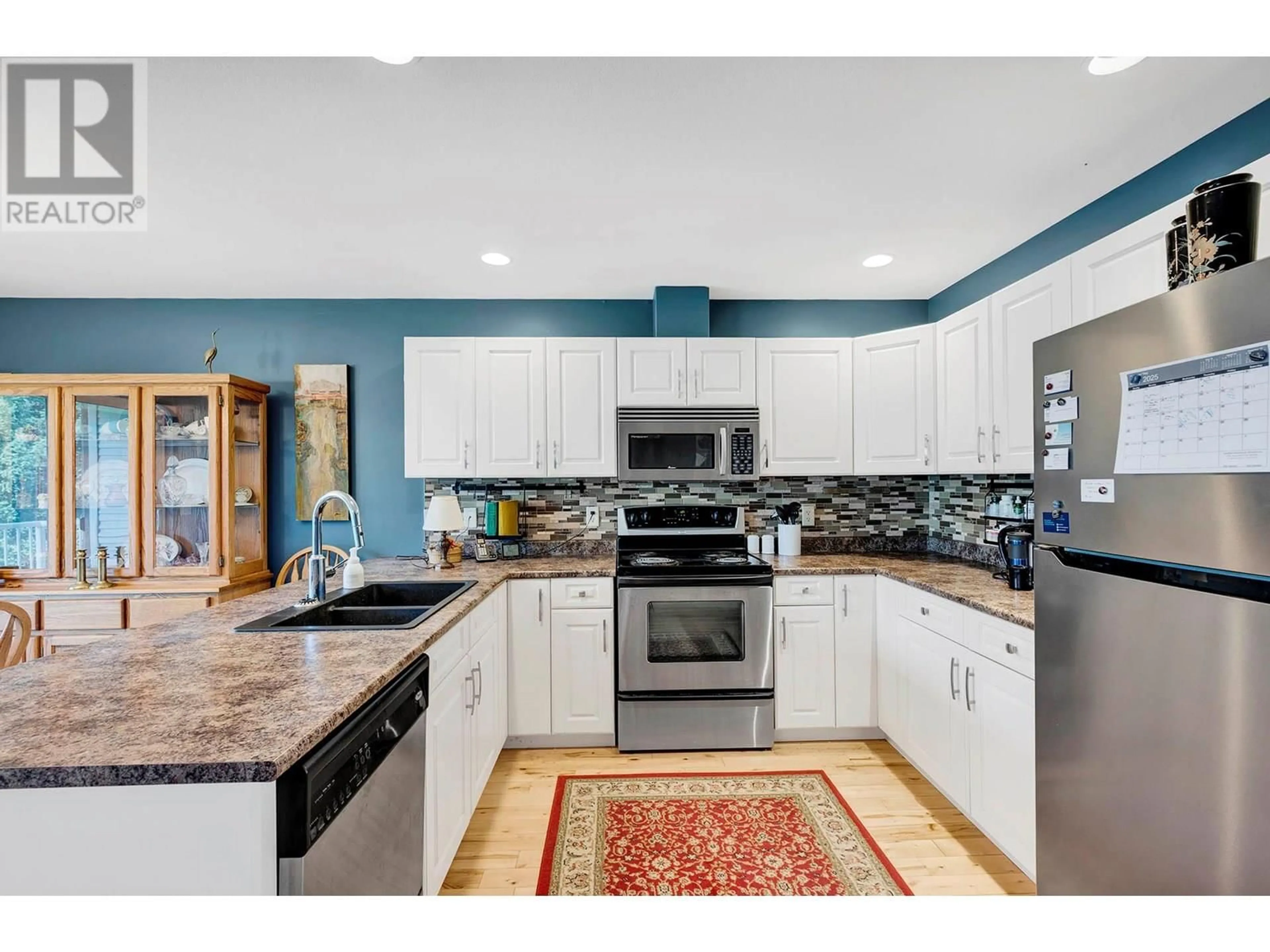 Open concept kitchen, ceramic/tile floor for 4 - 1855 HILLSIDE DRIVE, Kamloops British Columbia V2E0A2