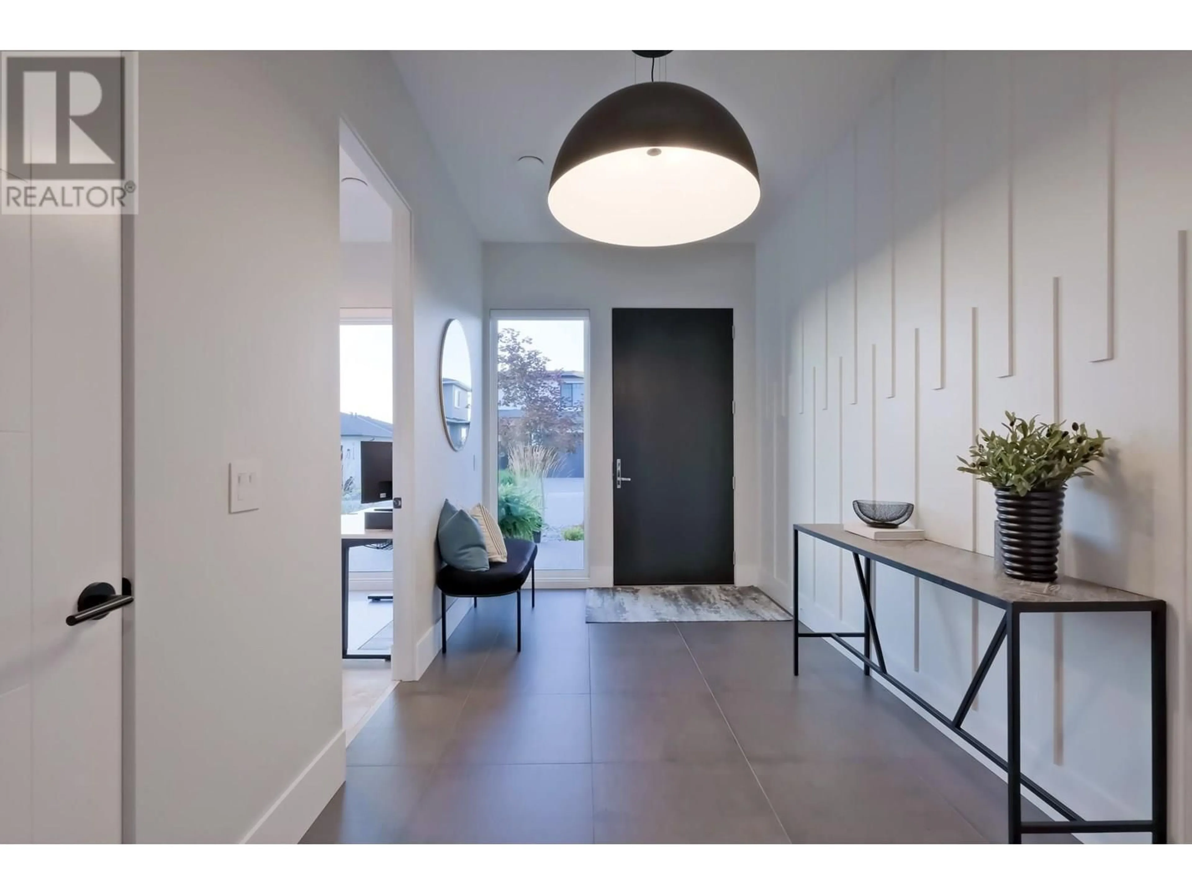 Indoor entryway for 1277 JACK SMITH ROAD, Kelowna British Columbia V1W5N1