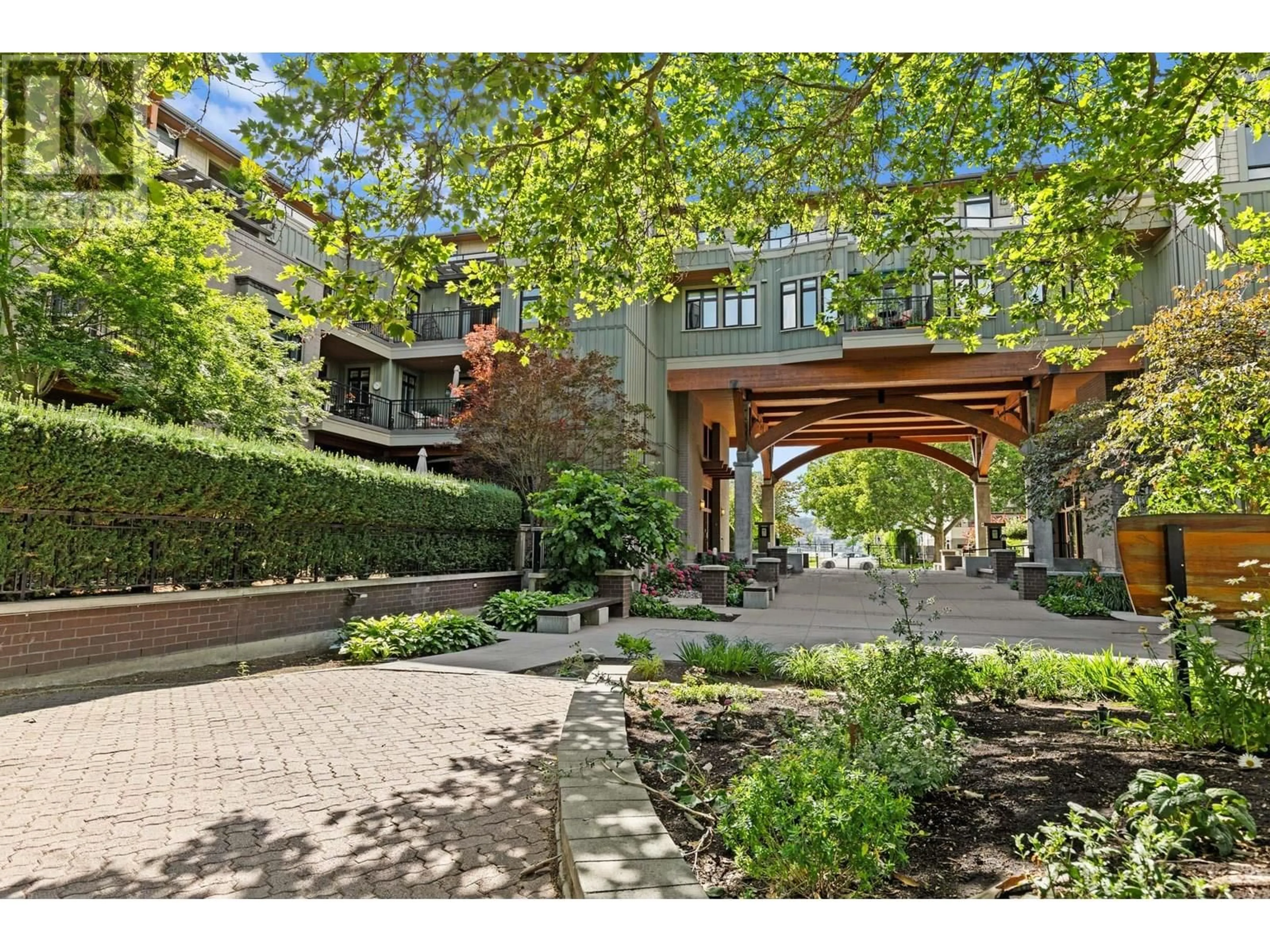 Unknown for 204 - 2901 ABBOTT STREET, Kelowna British Columbia V1Y1G7