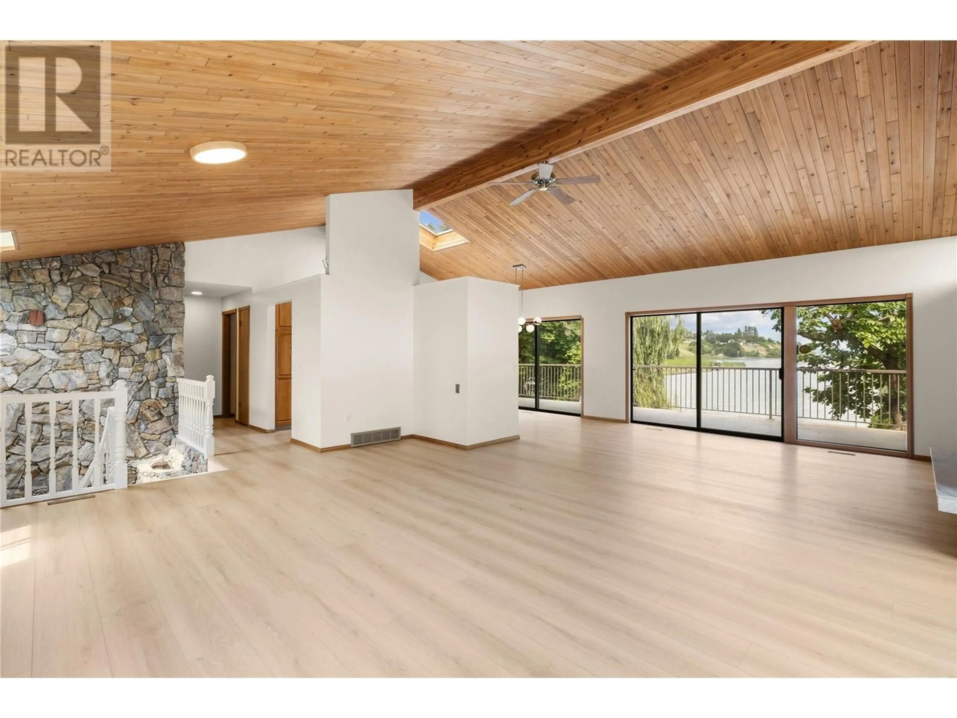 Indoor foyer for 1440 GREEN BAY ROAD, West Kelowna British Columbia V4T2B8