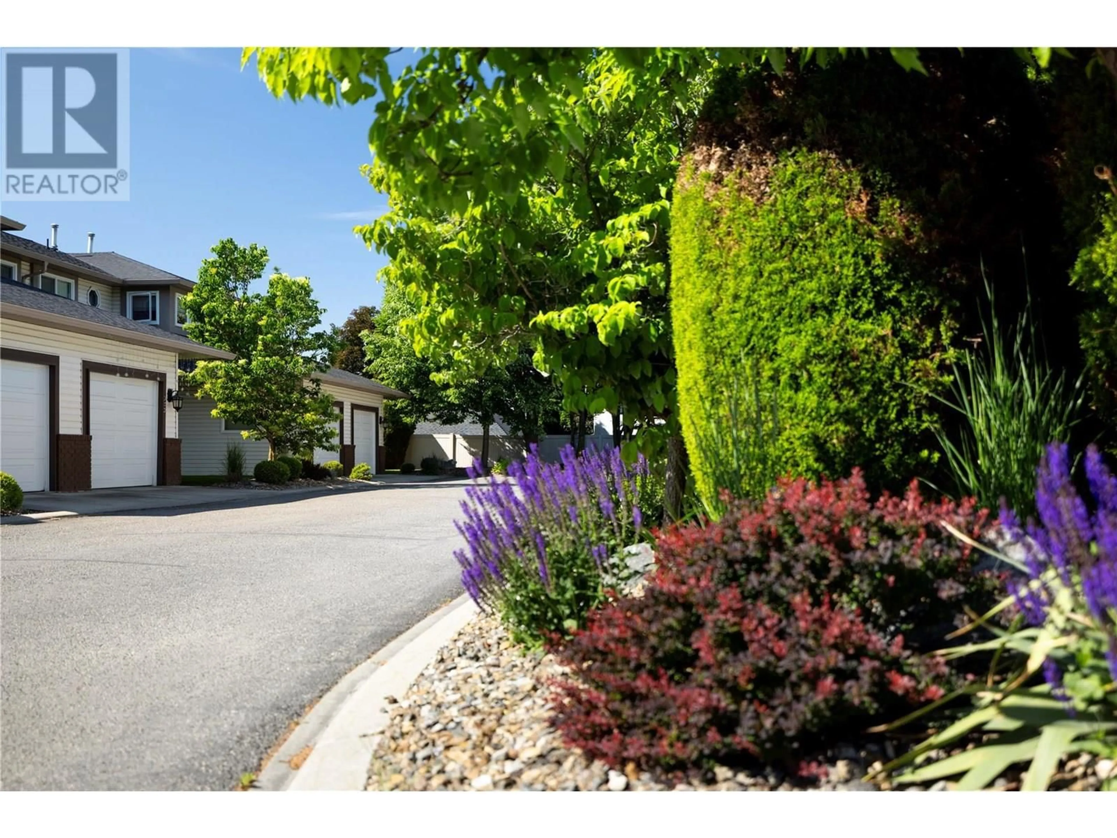 Unknown for 28 - 1853 EDGEHILL AVENUE, Kelowna British Columbia V1V1X8