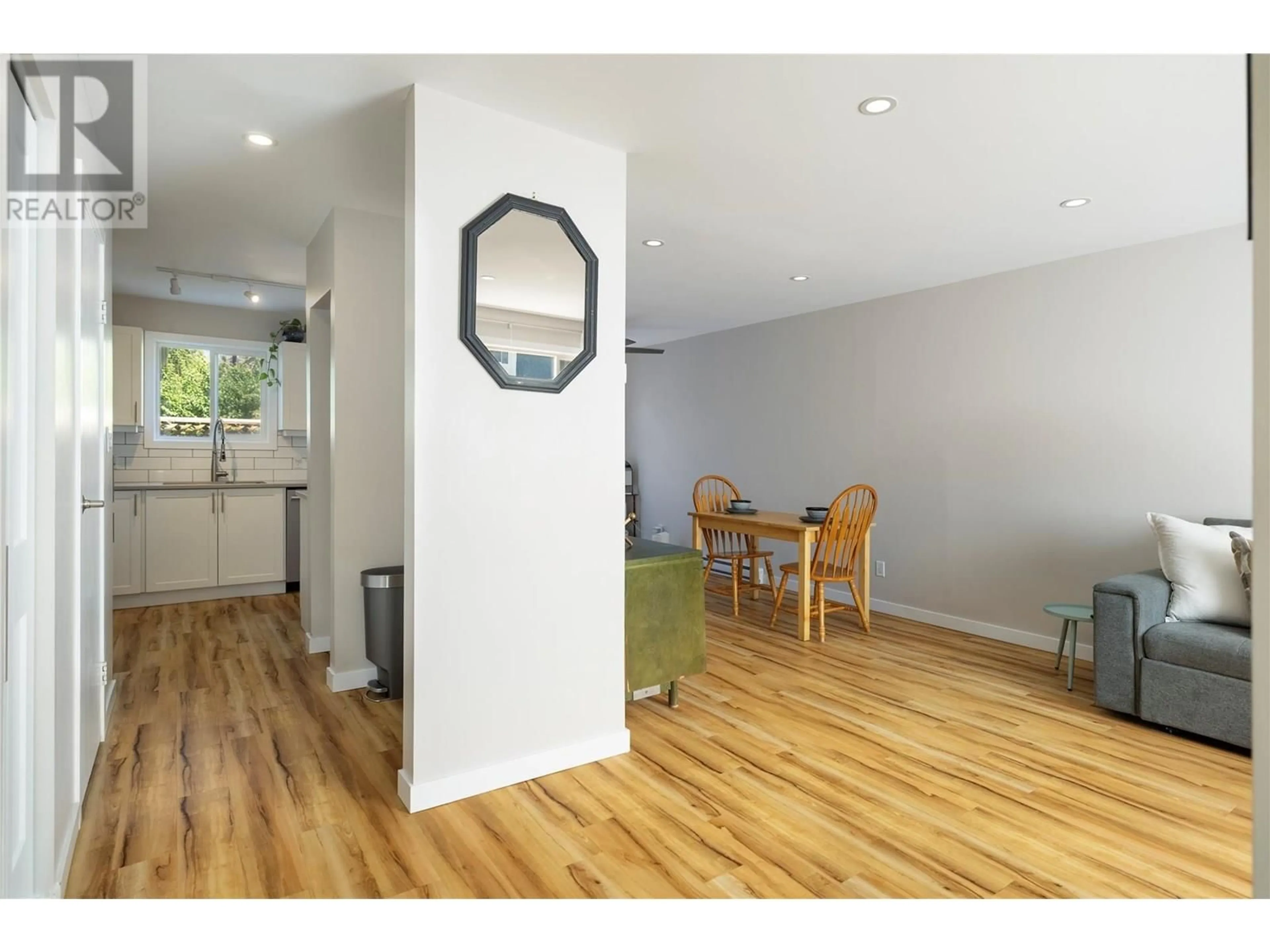 A pic of a room for 17 - 2310 36 STREET, Vernon British Columbia V1T6W2