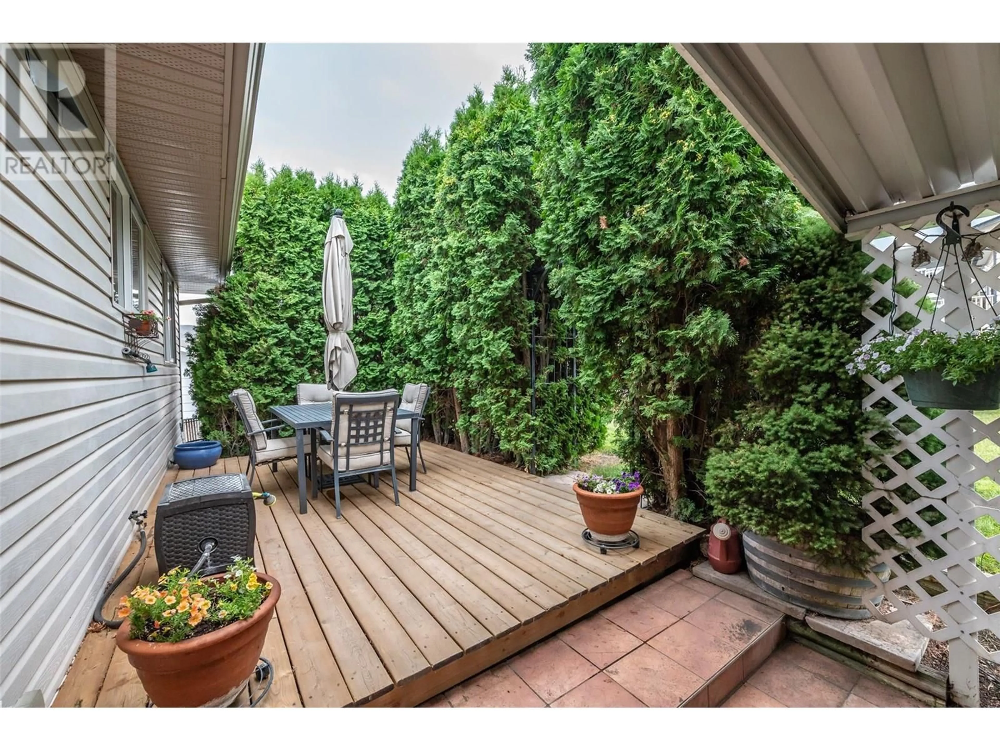Patio, street for 567 LAKEVIEW PLACE, Oliver British Columbia V0H1T4