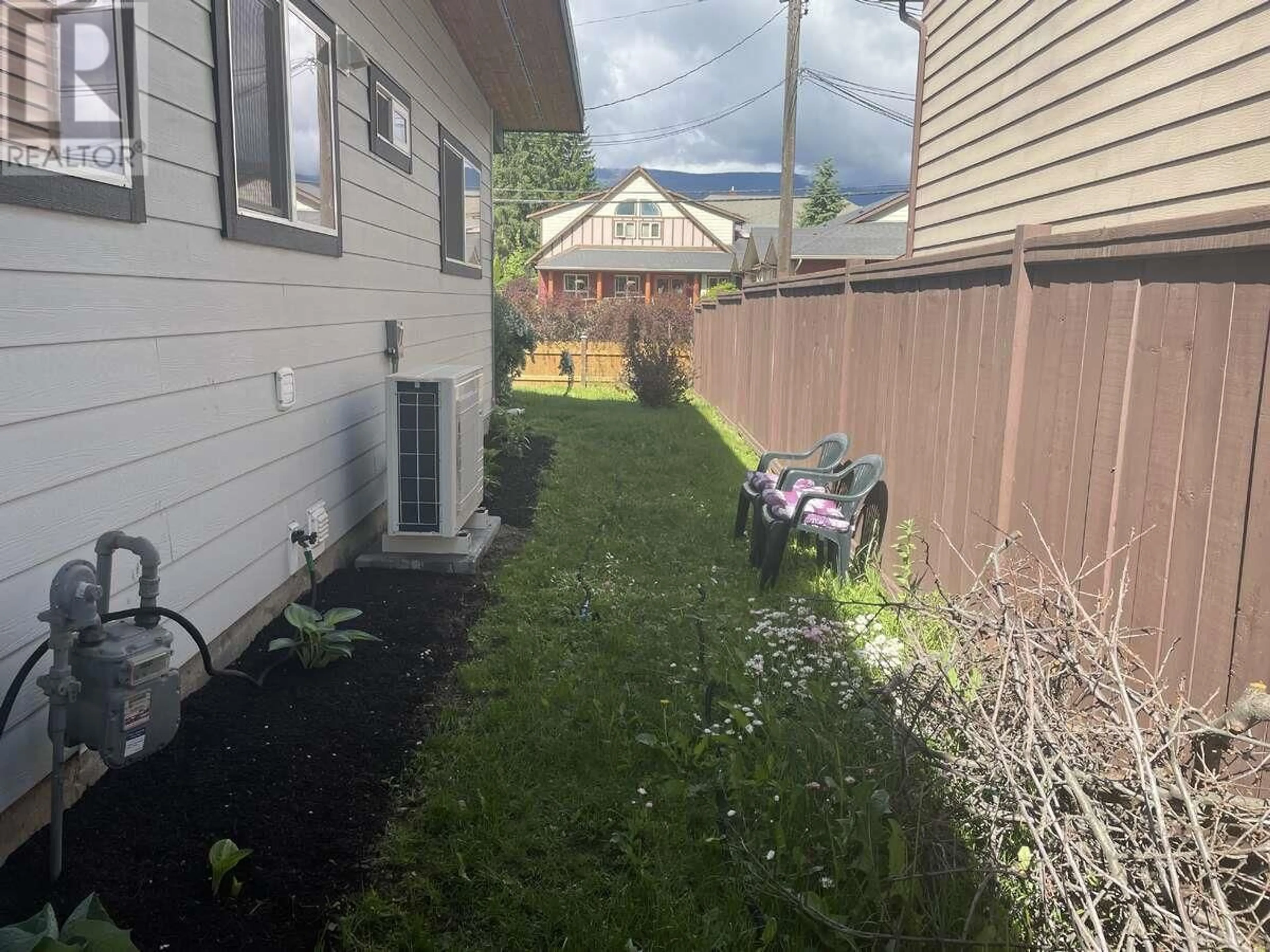 Patio, street for 121 5 AVENUE SOUTHEAST, Salmon Arm British Columbia V1E4H4