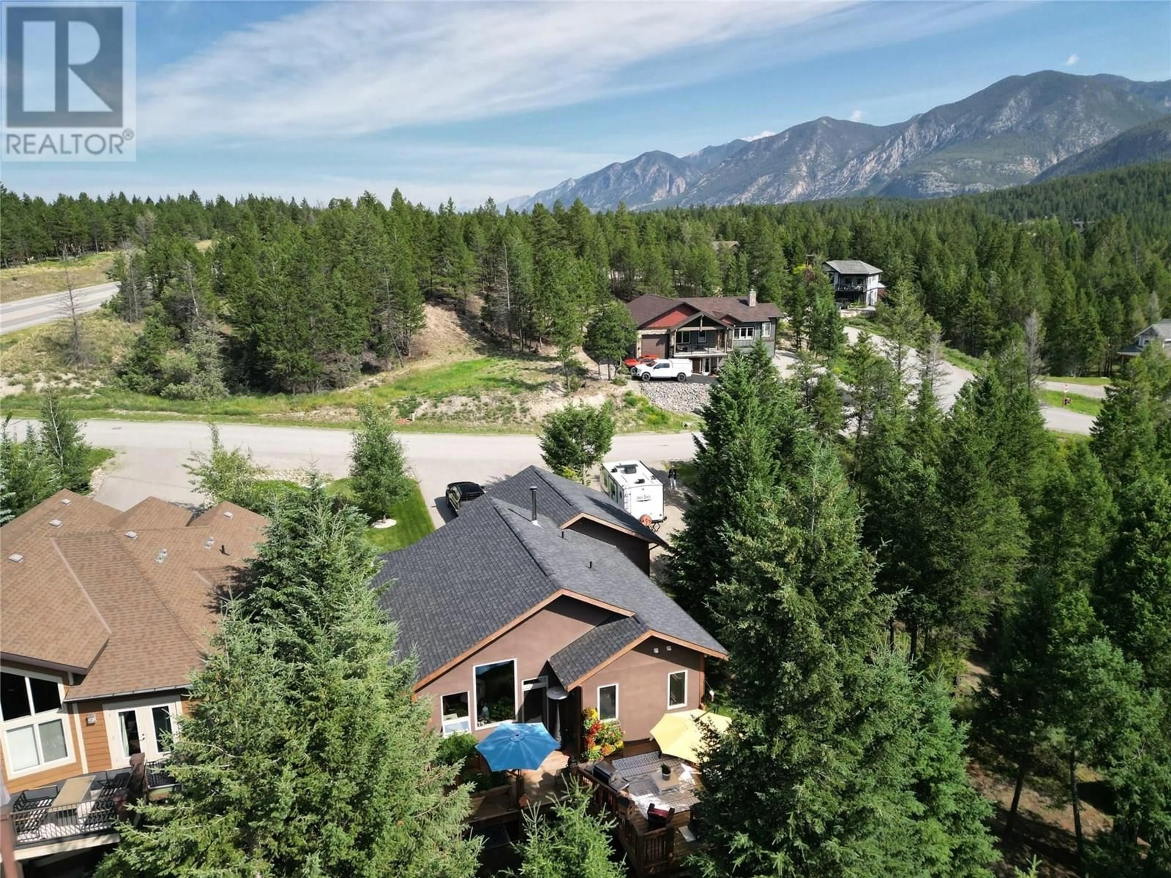 A pic from outside/outdoor area/front of a property/back of a property/a pic from drone, mountain view for 917 COPPER POINT WAY, Windermere British Columbia V0A1K3