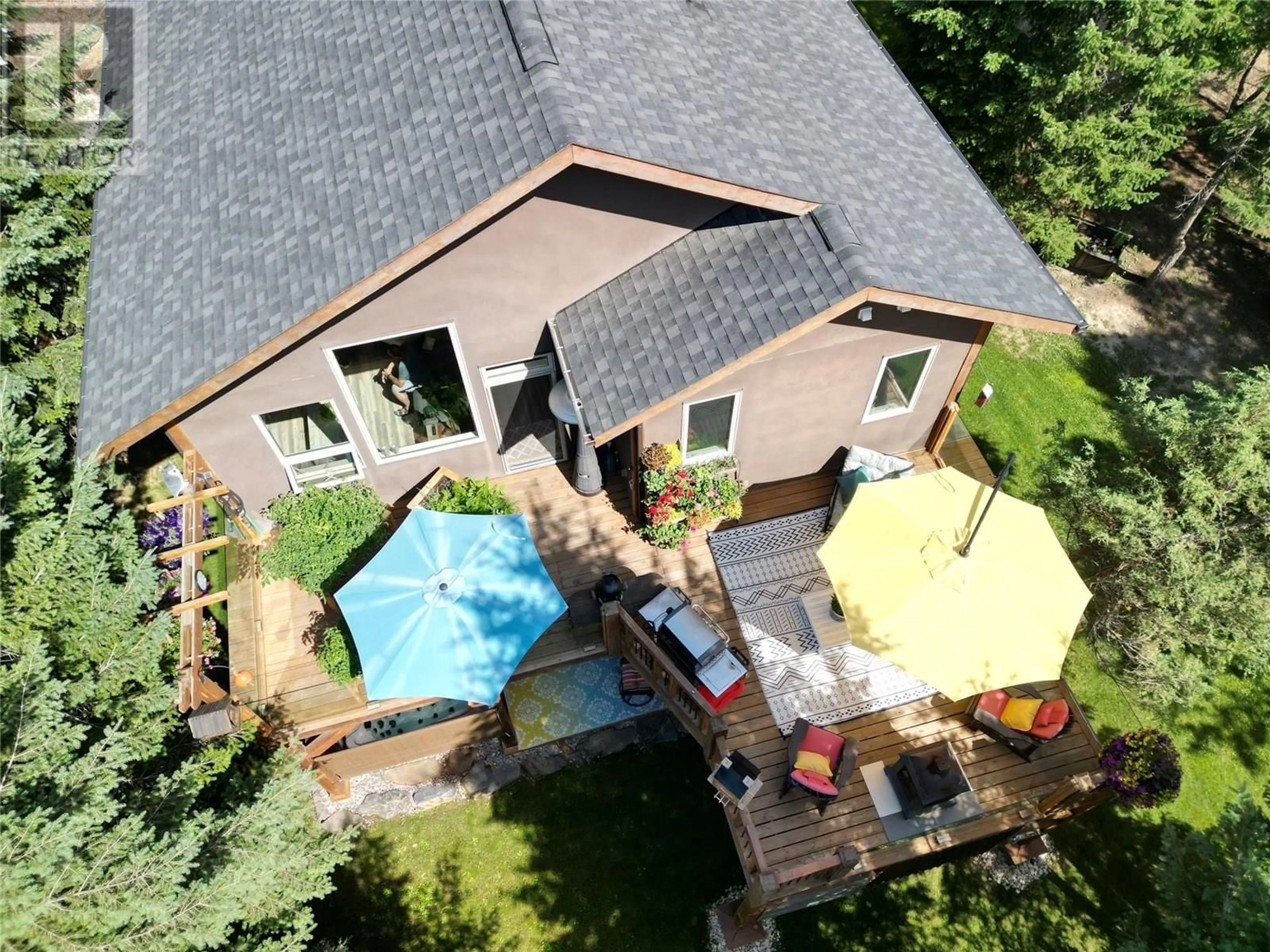 A pic from outside/outdoor area/front of a property/back of a property/a pic from drone, unknown for 917 COPPER POINT WAY, Windermere British Columbia V0A1K3