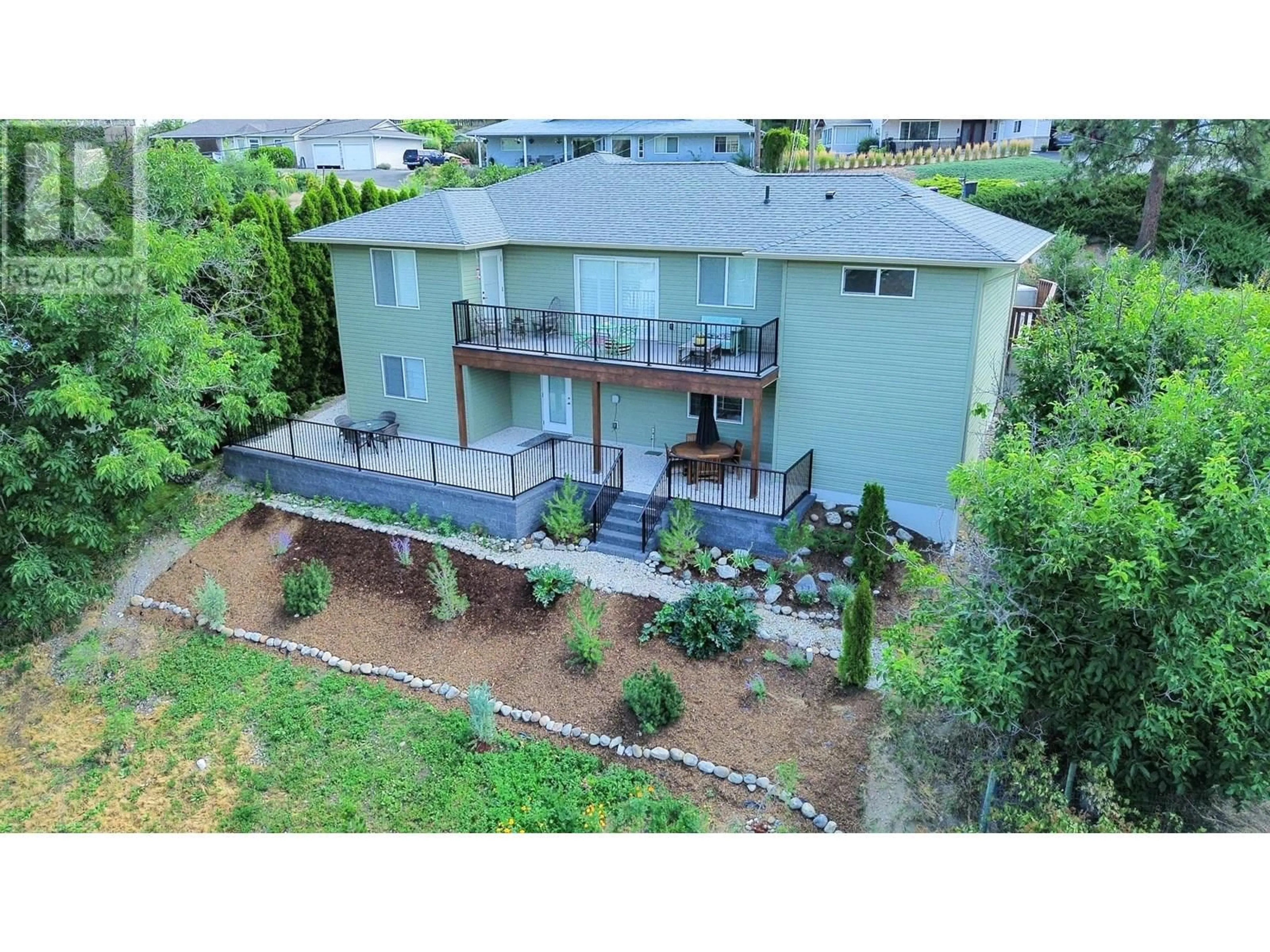 A pic from outside/outdoor area/front of a property/back of a property/a pic from drone, unknown for 6654 BELLEVUE DRIVE, Oliver British Columbia V0H1T4