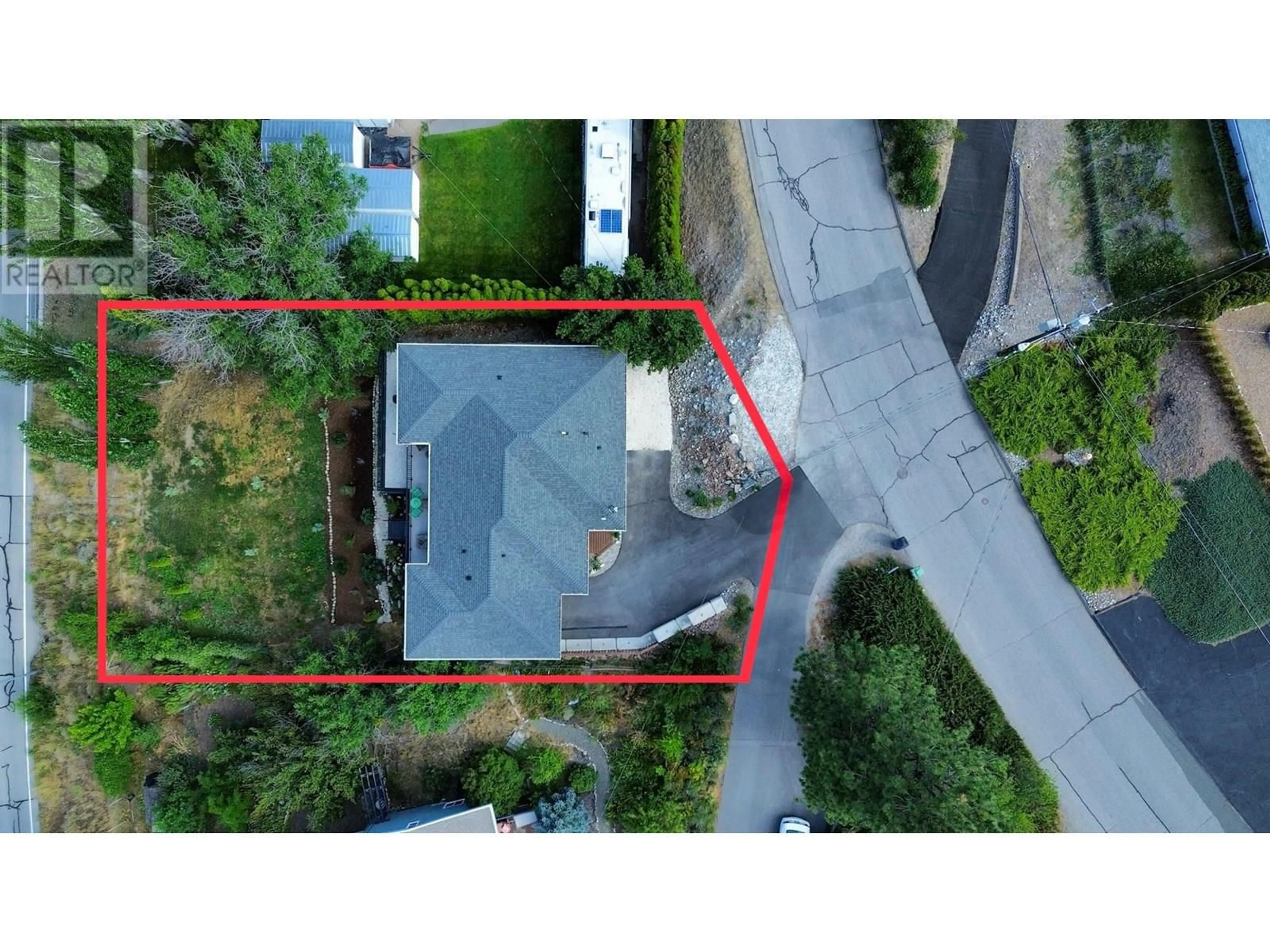 A pic from outside/outdoor area/front of a property/back of a property/a pic from drone, street for 6654 BELLEVUE DRIVE, Oliver British Columbia V0H1T4