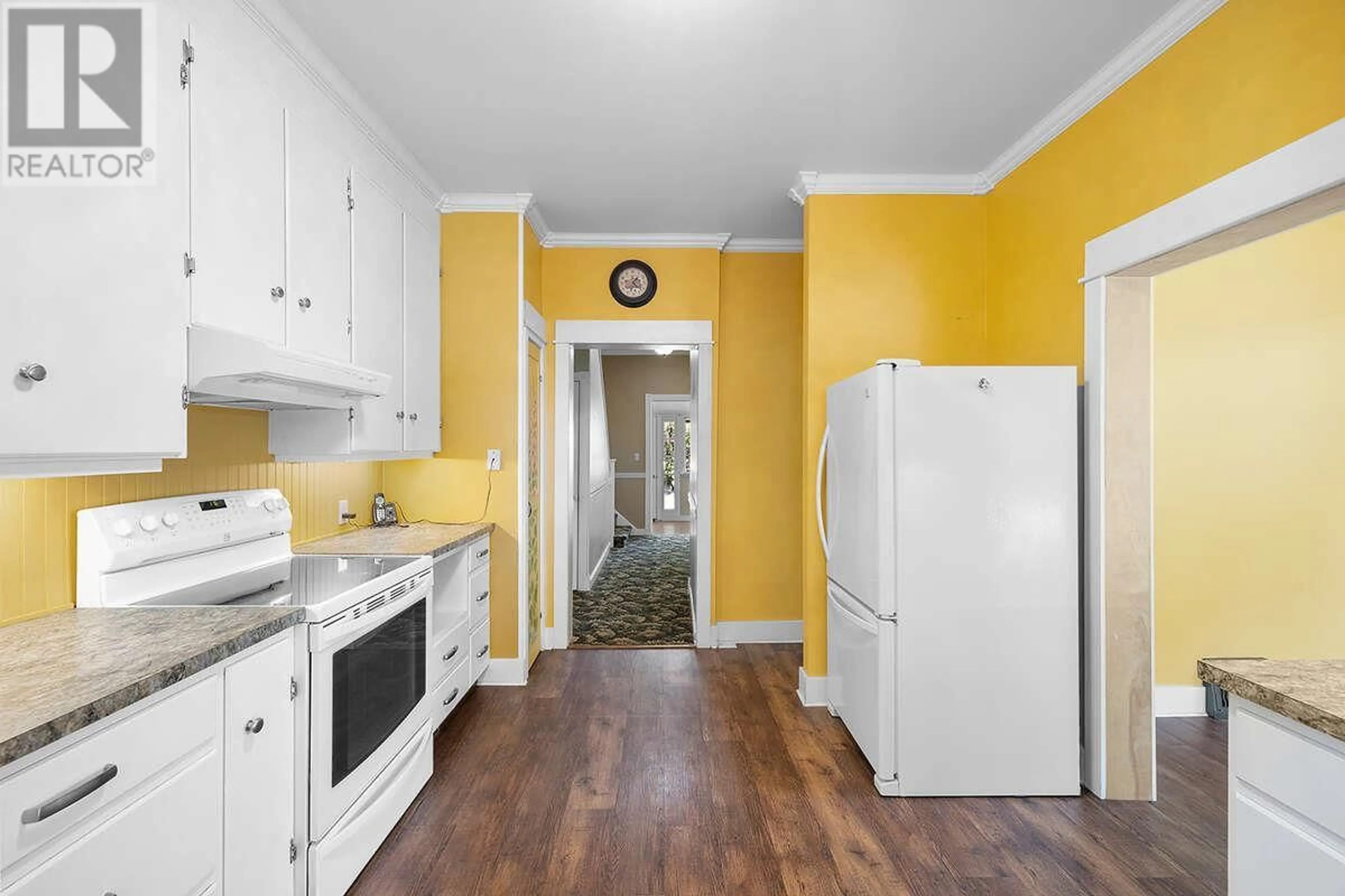 Standard kitchen, unknown for 434 11TH AVENUE NORTH, Creston British Columbia V0B1G0
