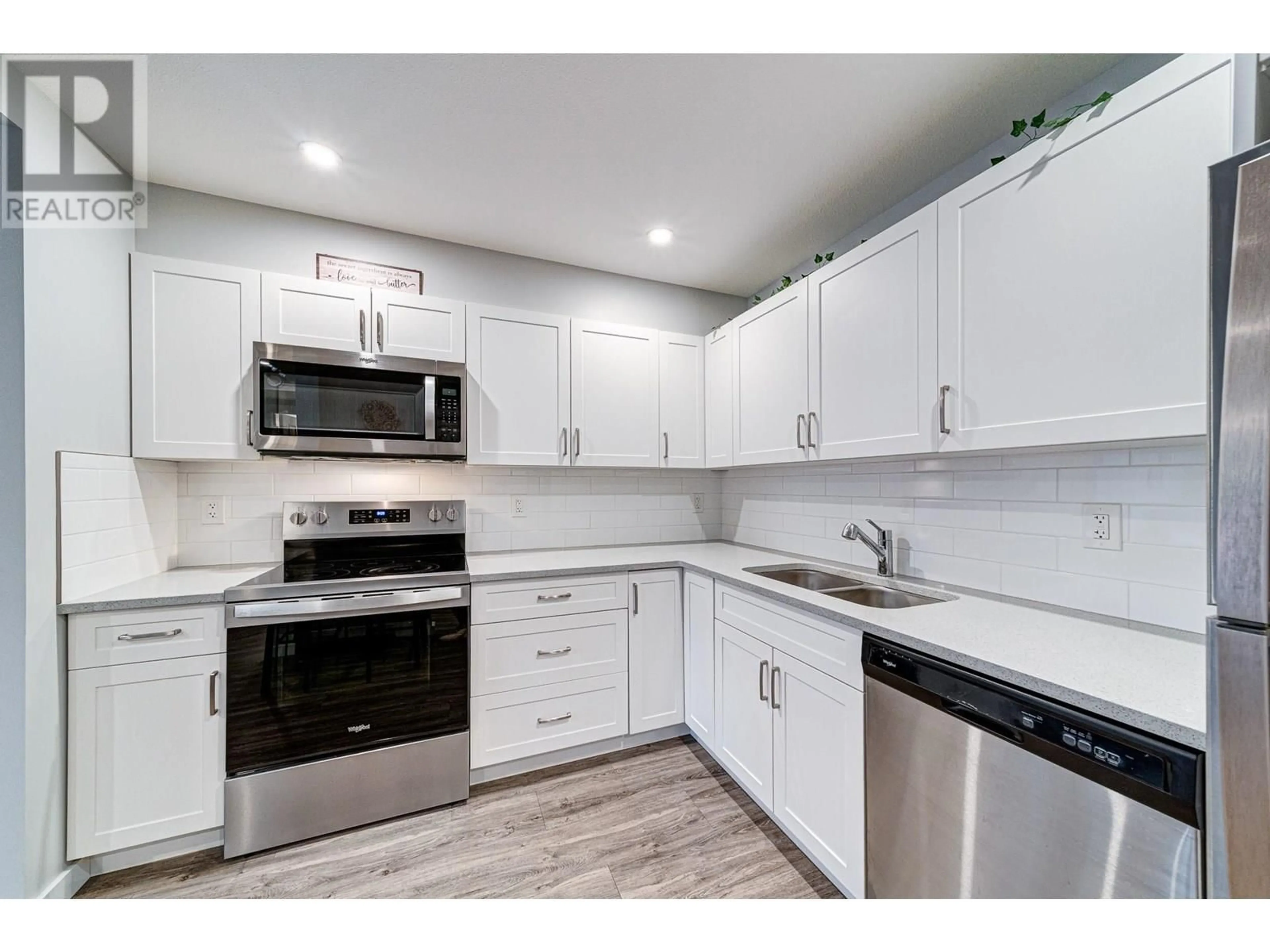 Standard kitchen, unknown for 217 - 1286 PONDEROSA DRIVE, Sparwood British Columbia V0B2G2