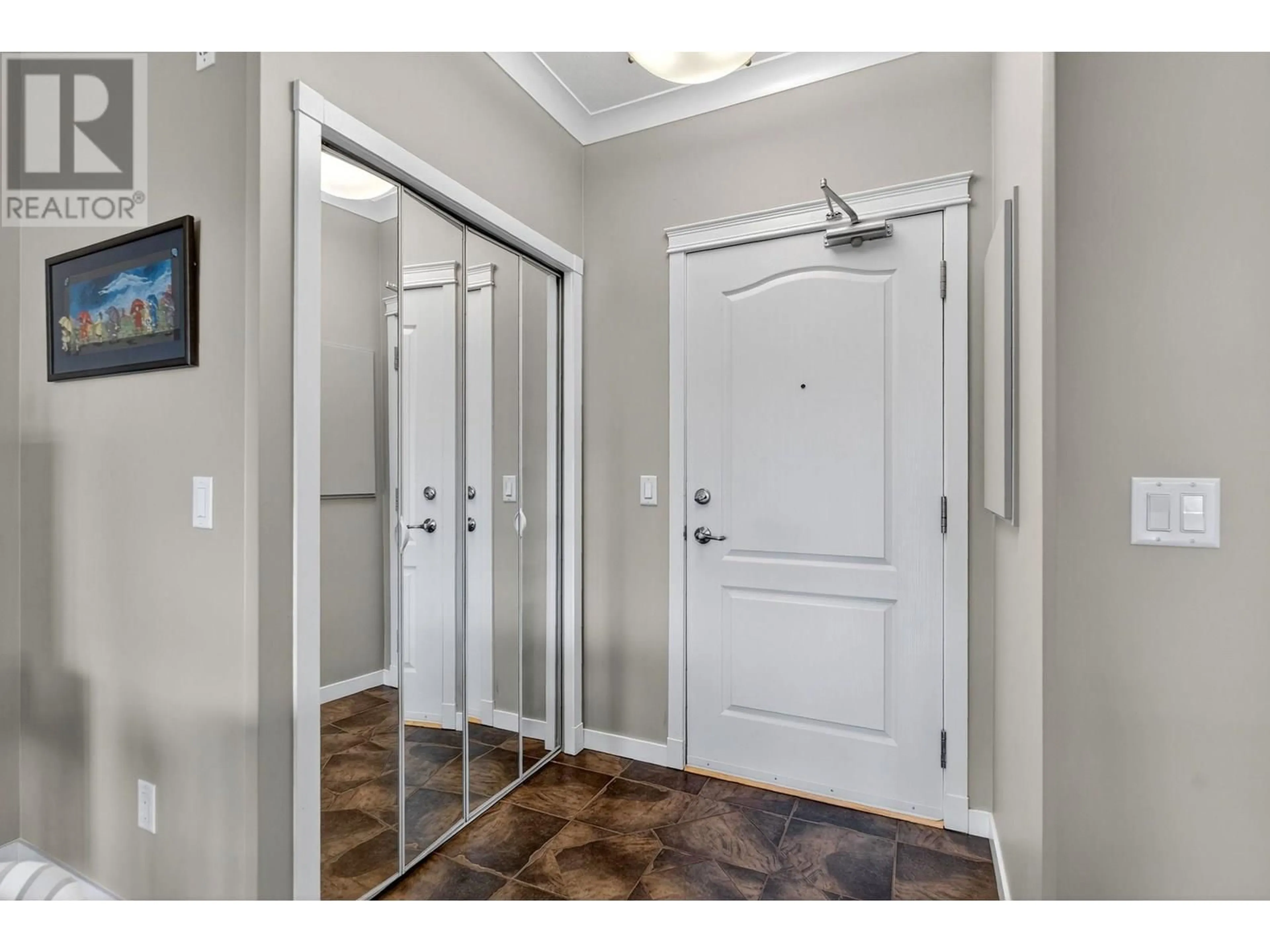 Indoor entryway for 406 - 307 WHITMAN ROAD, Kelowna British Columbia V1V2P3