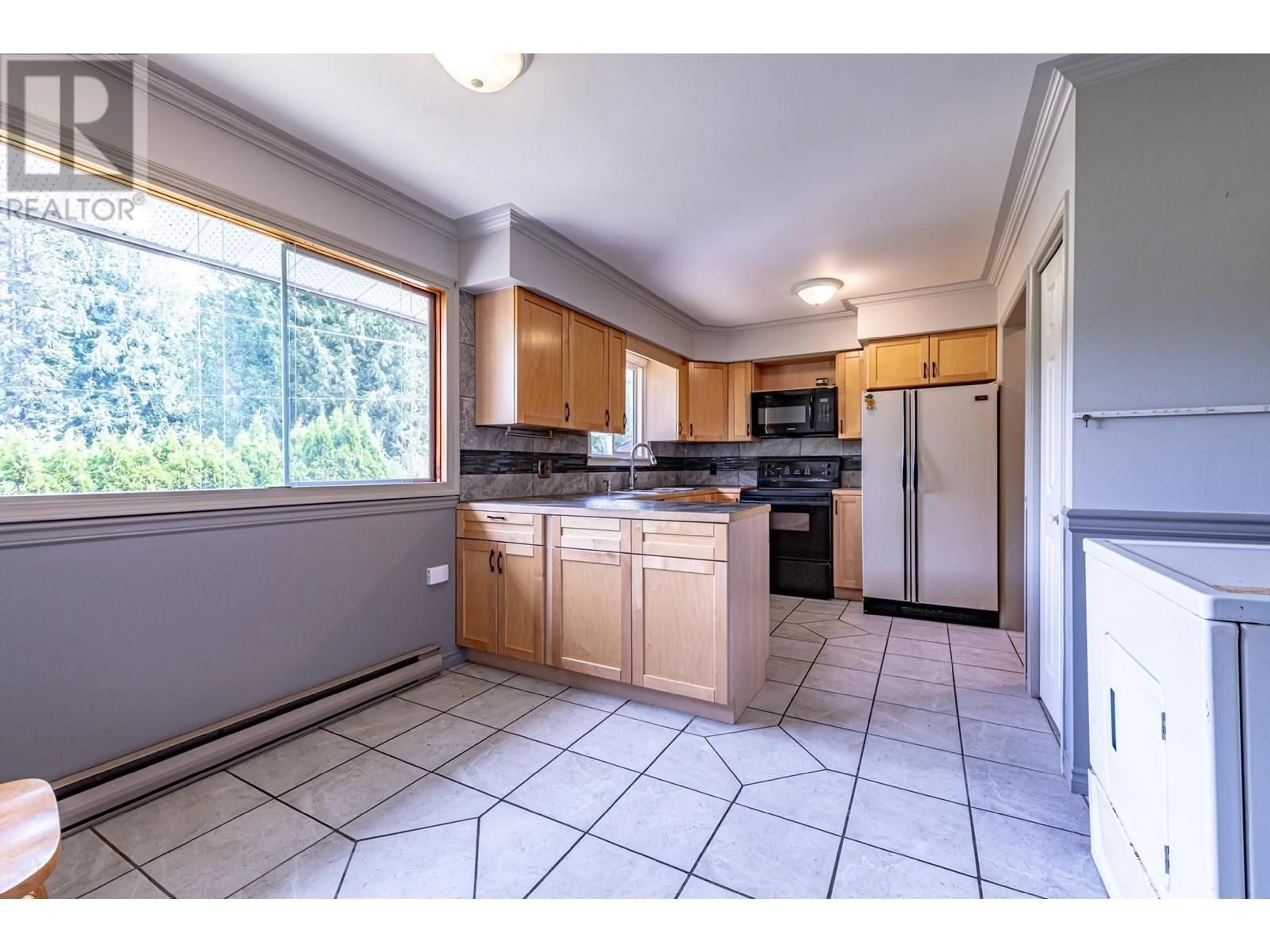 Standard kitchen, unknown for 5714 SECOND AVENUE, Salmo British Columbia V0G1Z0