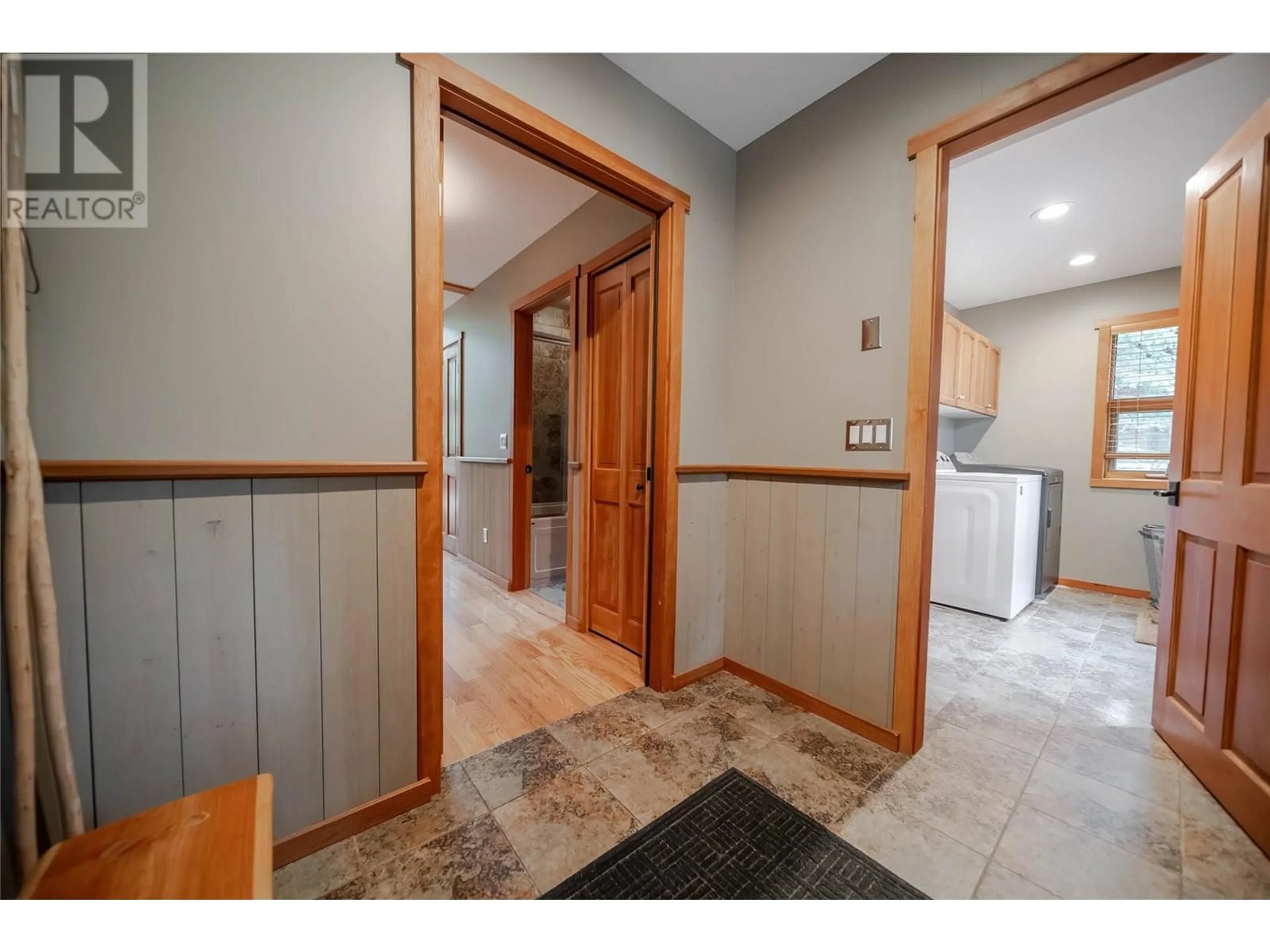 Indoor entryway for 28 ALPINE TRAIL, Fernie British Columbia V0B1M5