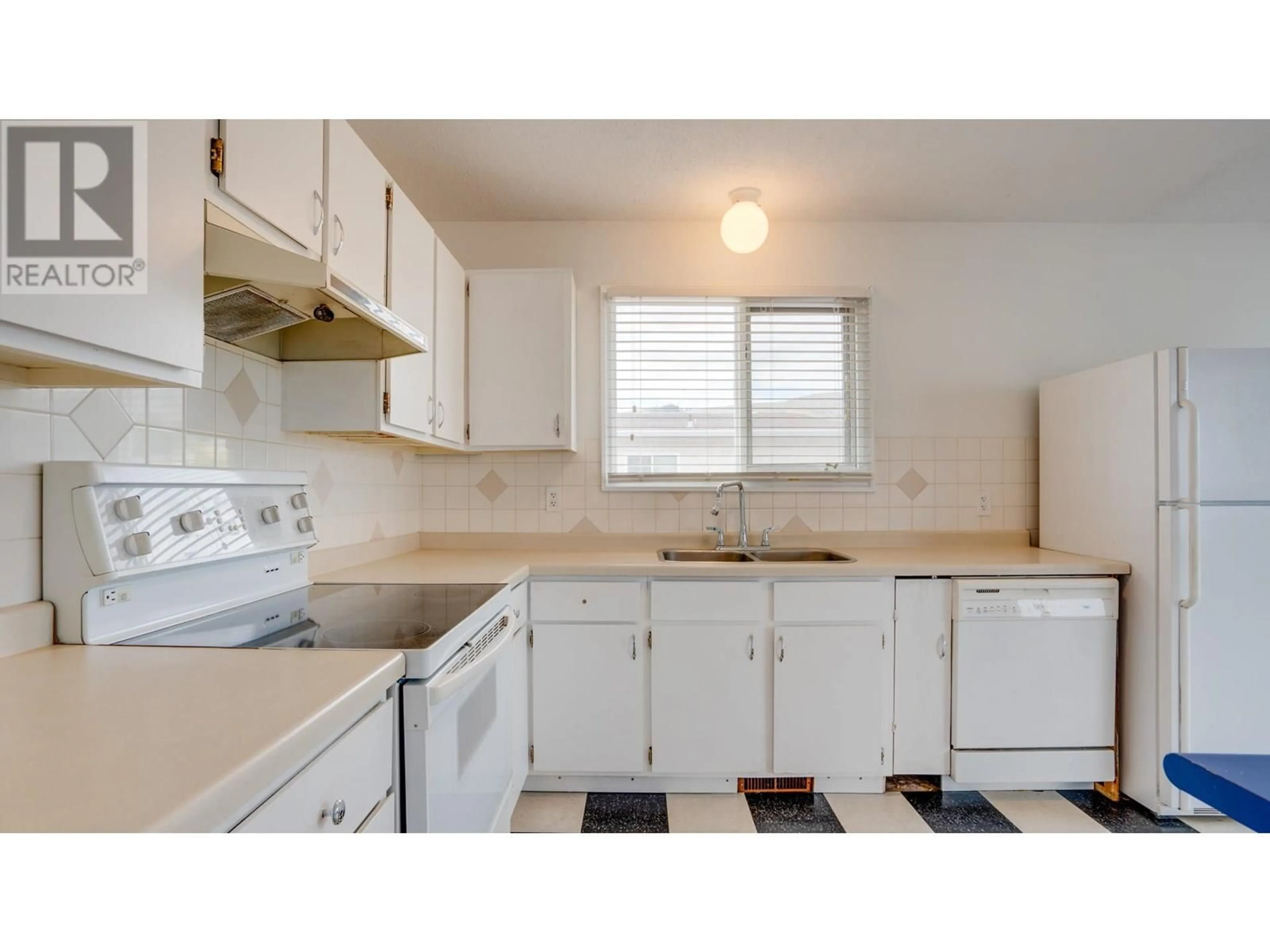 Standard kitchen, unknown for 4402 15 AVENUE, Vernon British Columbia V1T6X9